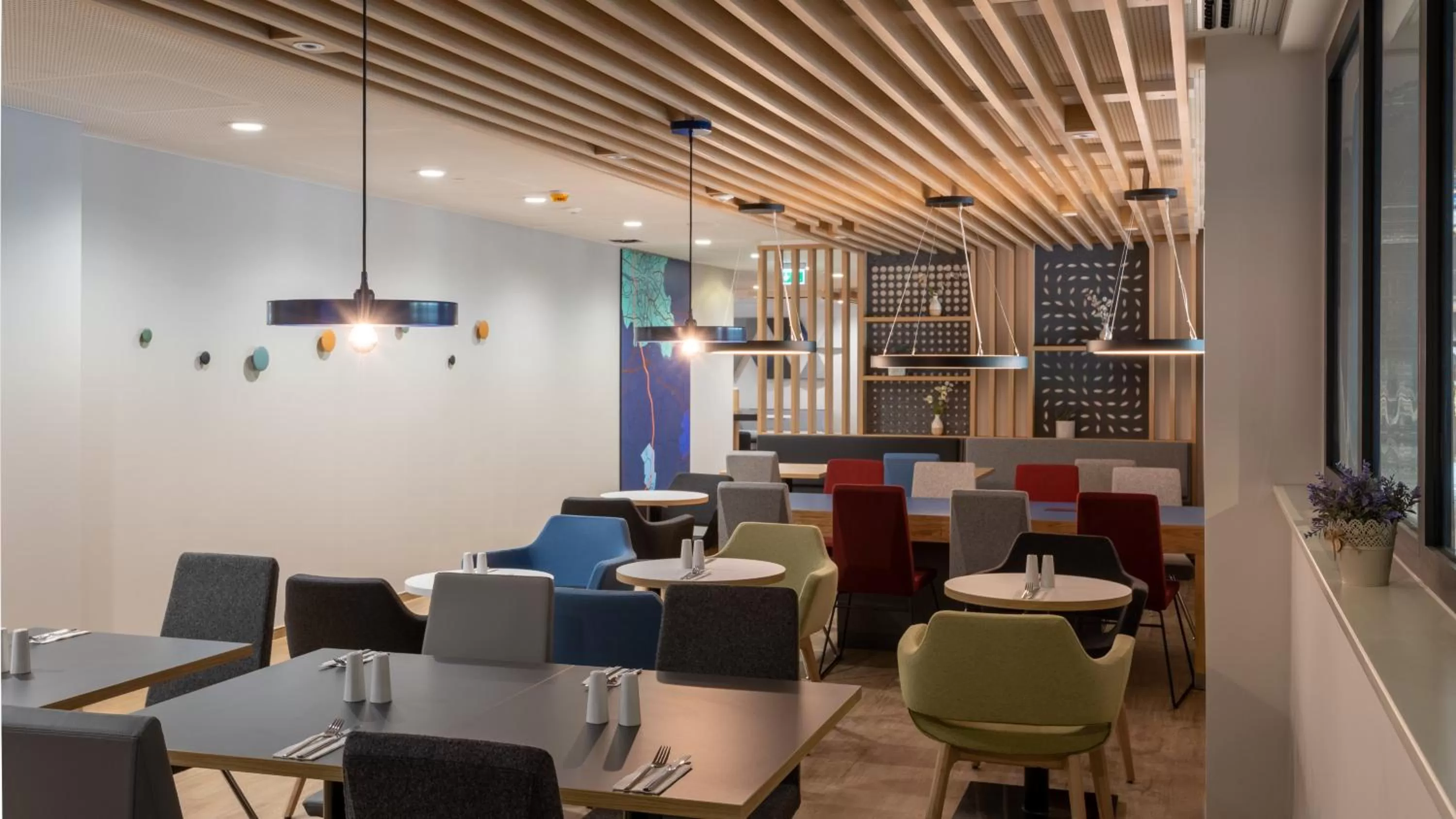 Breakfast in Holiday Inn Express - Hamburg South A7-AS42 by IHG