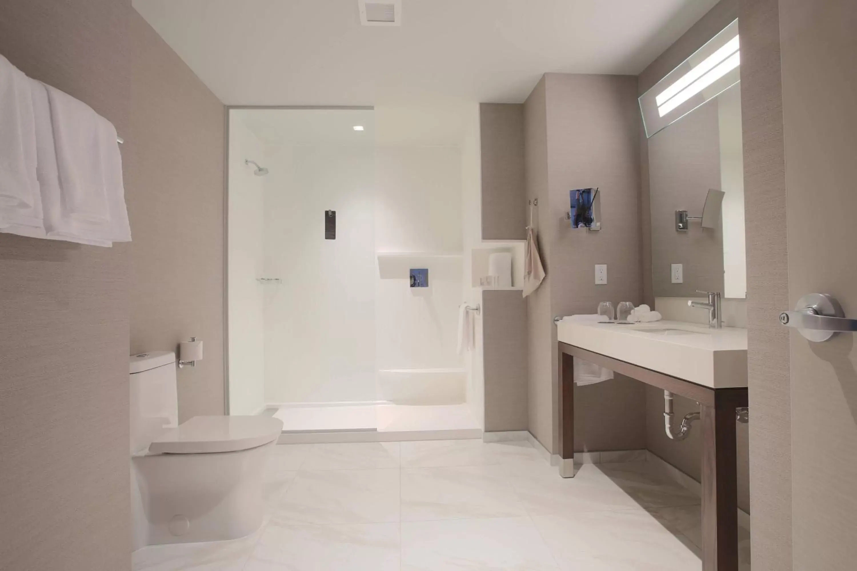 Bathroom in Courtyard by Marriott Montreal Brossard