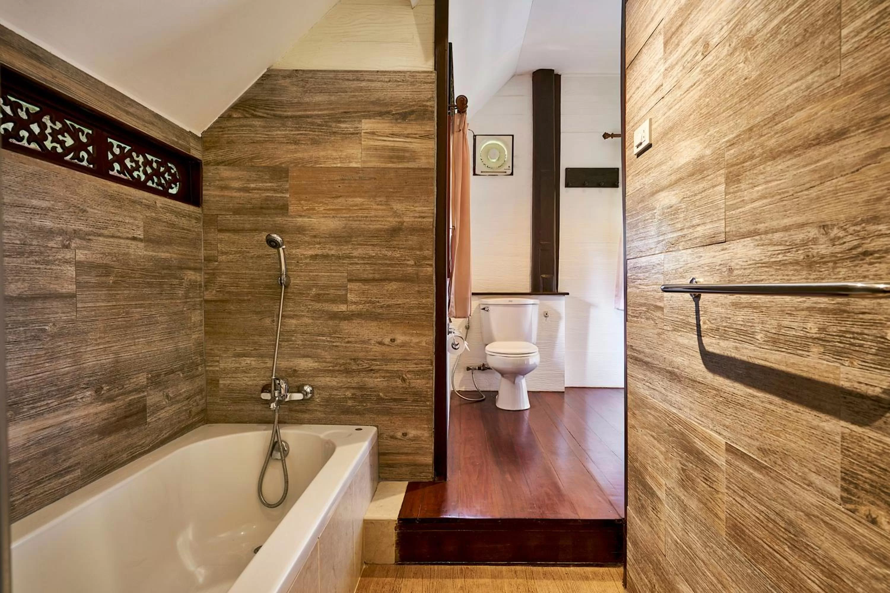 Bathroom in Ruenkanok Thaihouse Resort