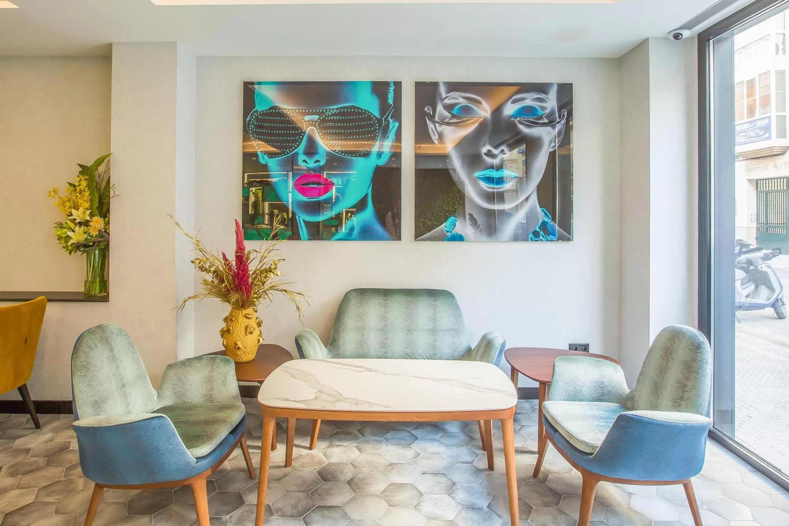 Communal lounge/ TV room in Hotel Brö-Adults Recommended