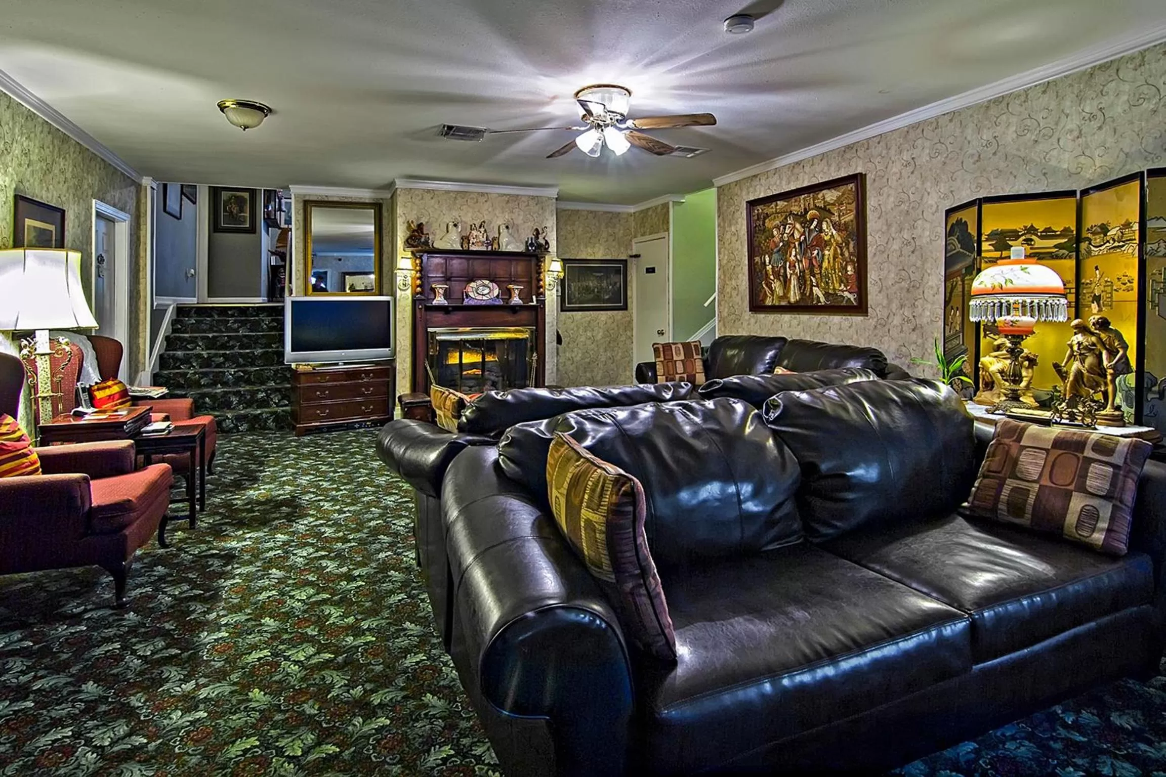 TV and multimedia, Seating Area in Rose Manor Bed & Breakfast