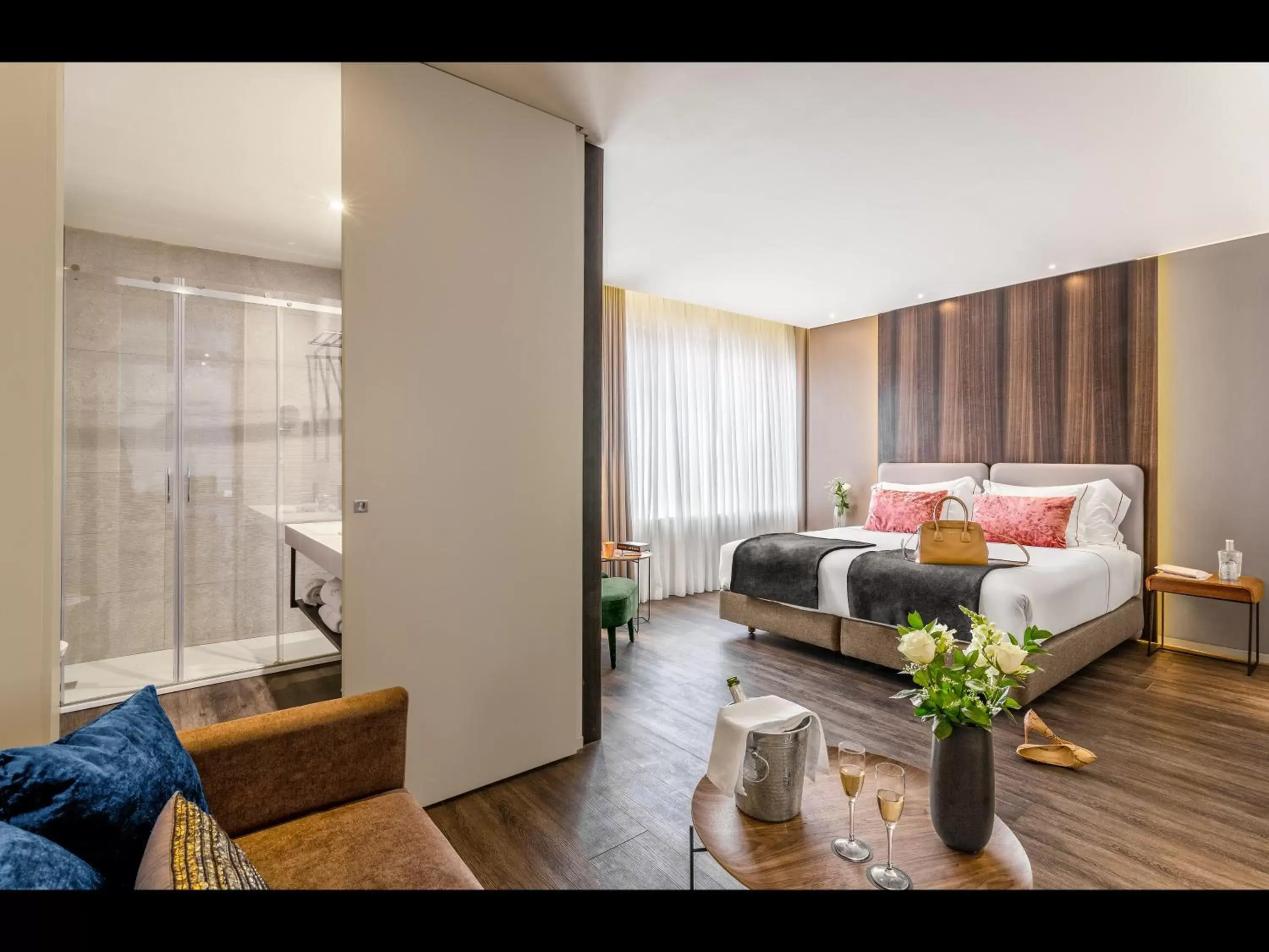 Bedroom, Seating Area in Hotel Moon & Sun Porto