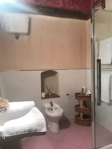 Bathroom in La Locanda del Loggiato