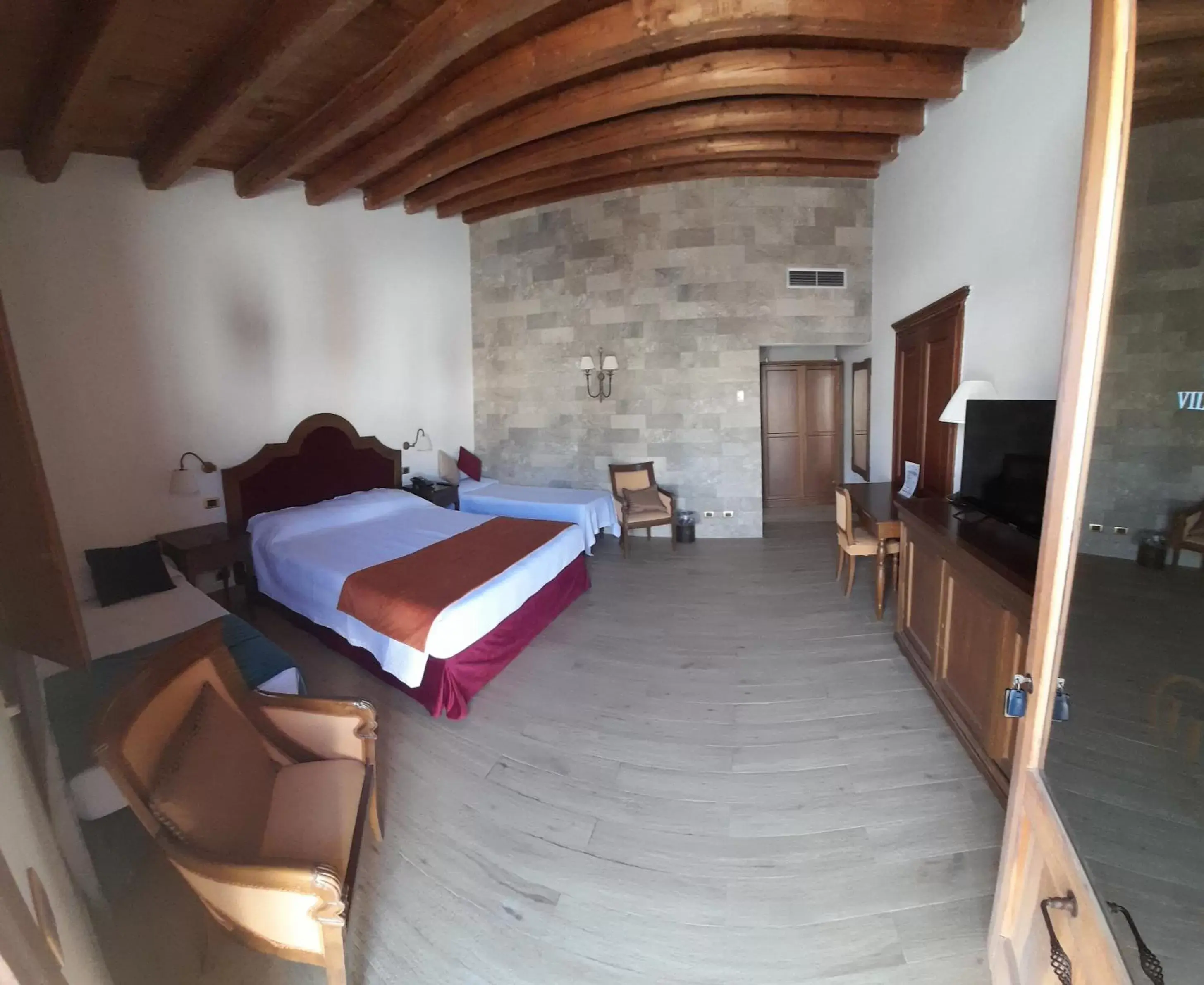 Photo of the whole room, Bed in Hotel Villa Lampedusa