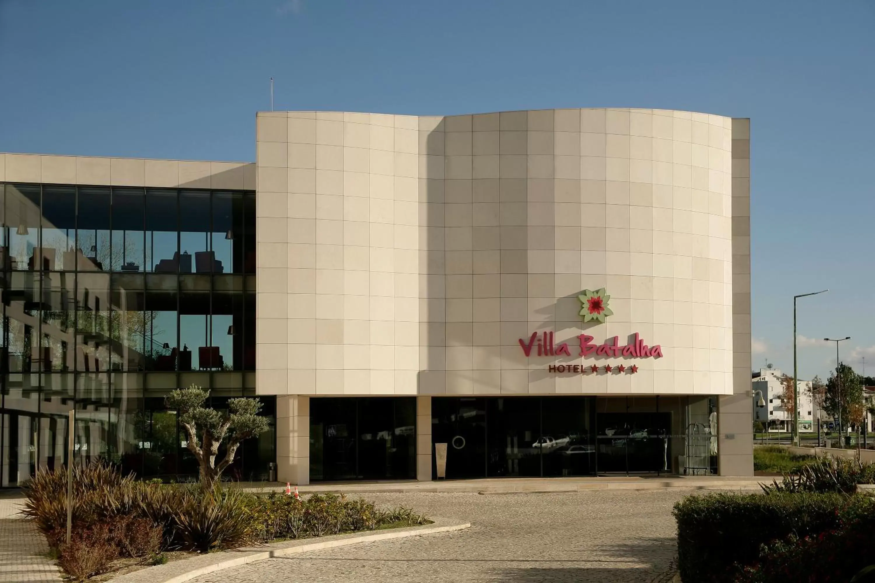 Facade/entrance, Property Building in Hotel Villa Batalha