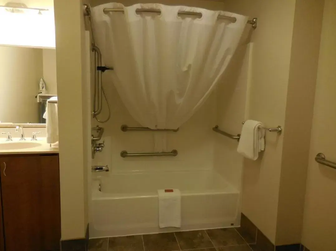 Bathroom in Aspen Suites Hotel Anchorage