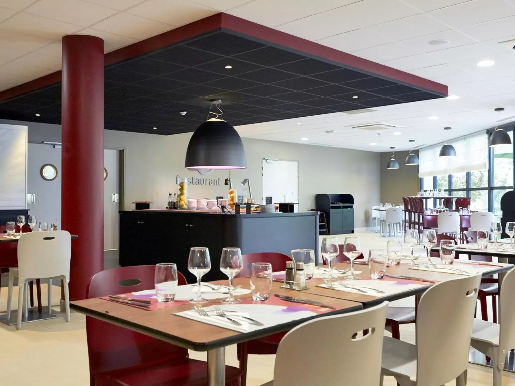 Restaurant/Places to Eat in Campanile Bordeaux Ouest - Mérignac Aéroport