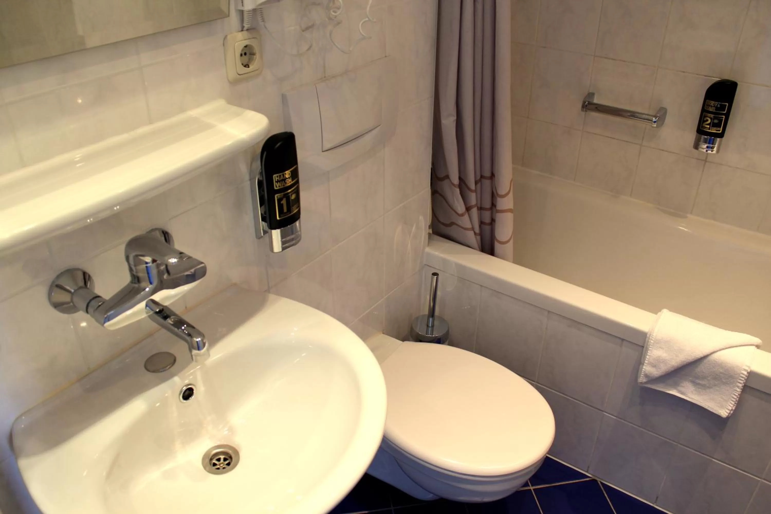 Bathroom in NP Hotel Wallis