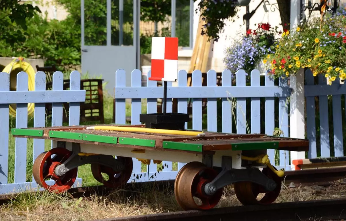 Decorative detail in Avenue de la Gare