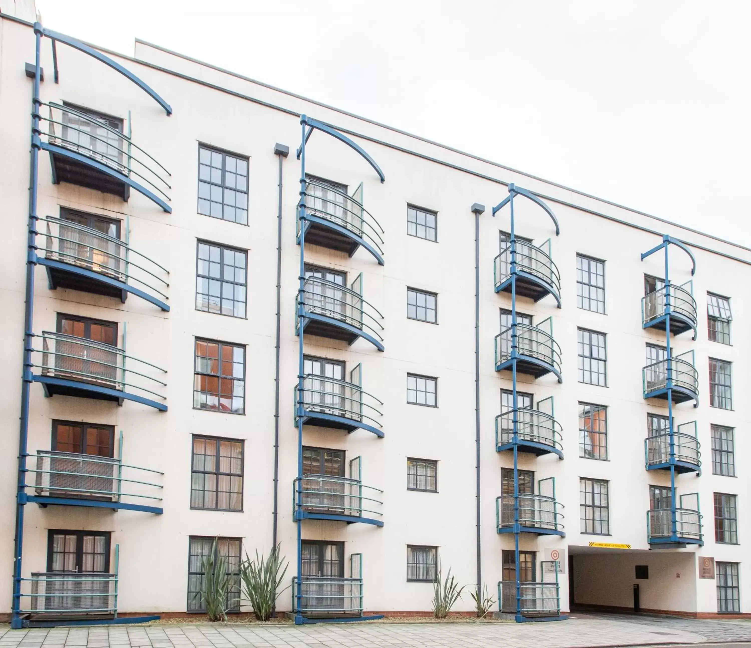 Facade/entrance, Property Building in PREMIER SUITES Bristol Redcliffe