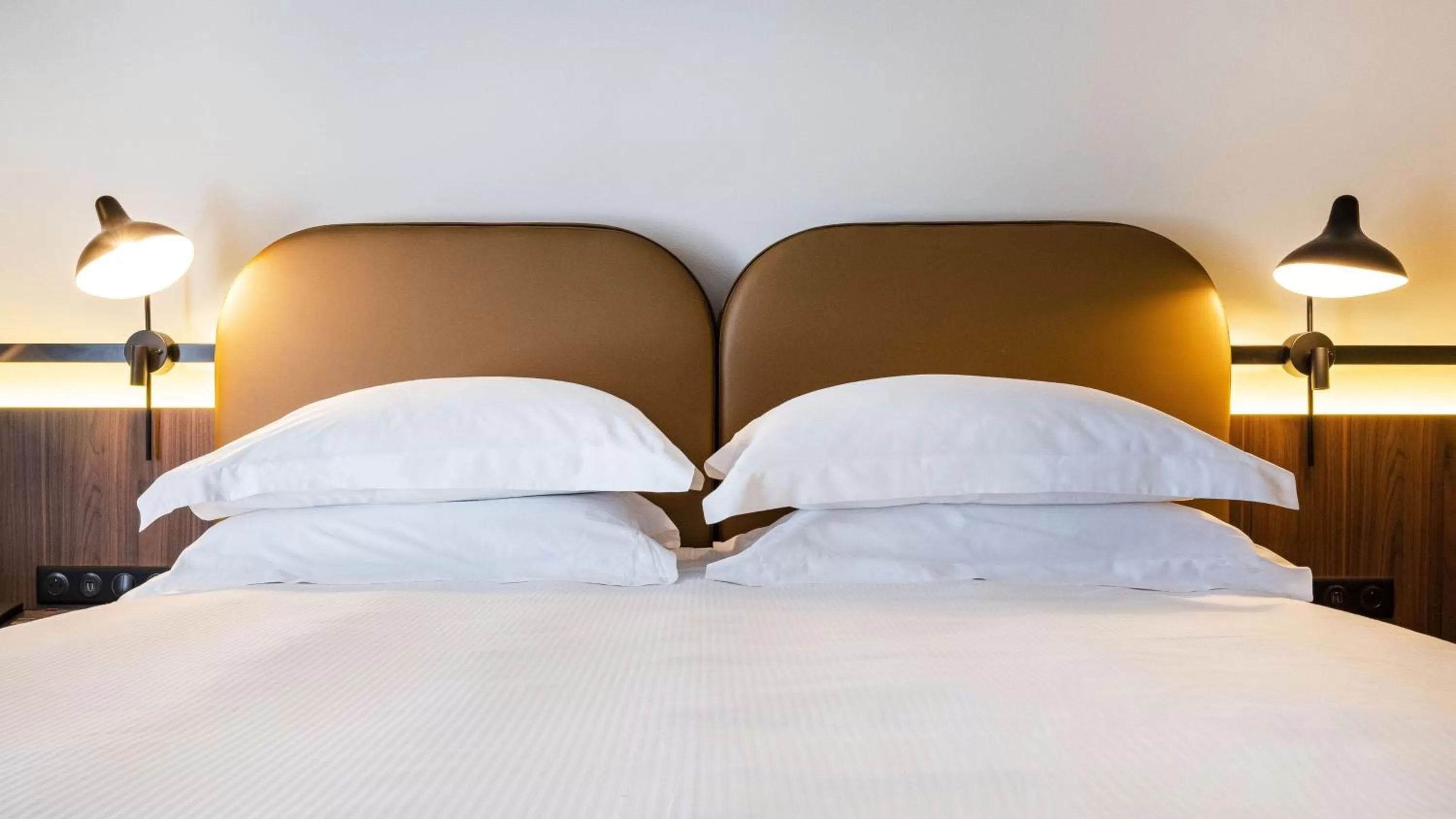 Photo of the whole room, Bed in Crowne Plaza - Nice - Grand Arenas by IHG