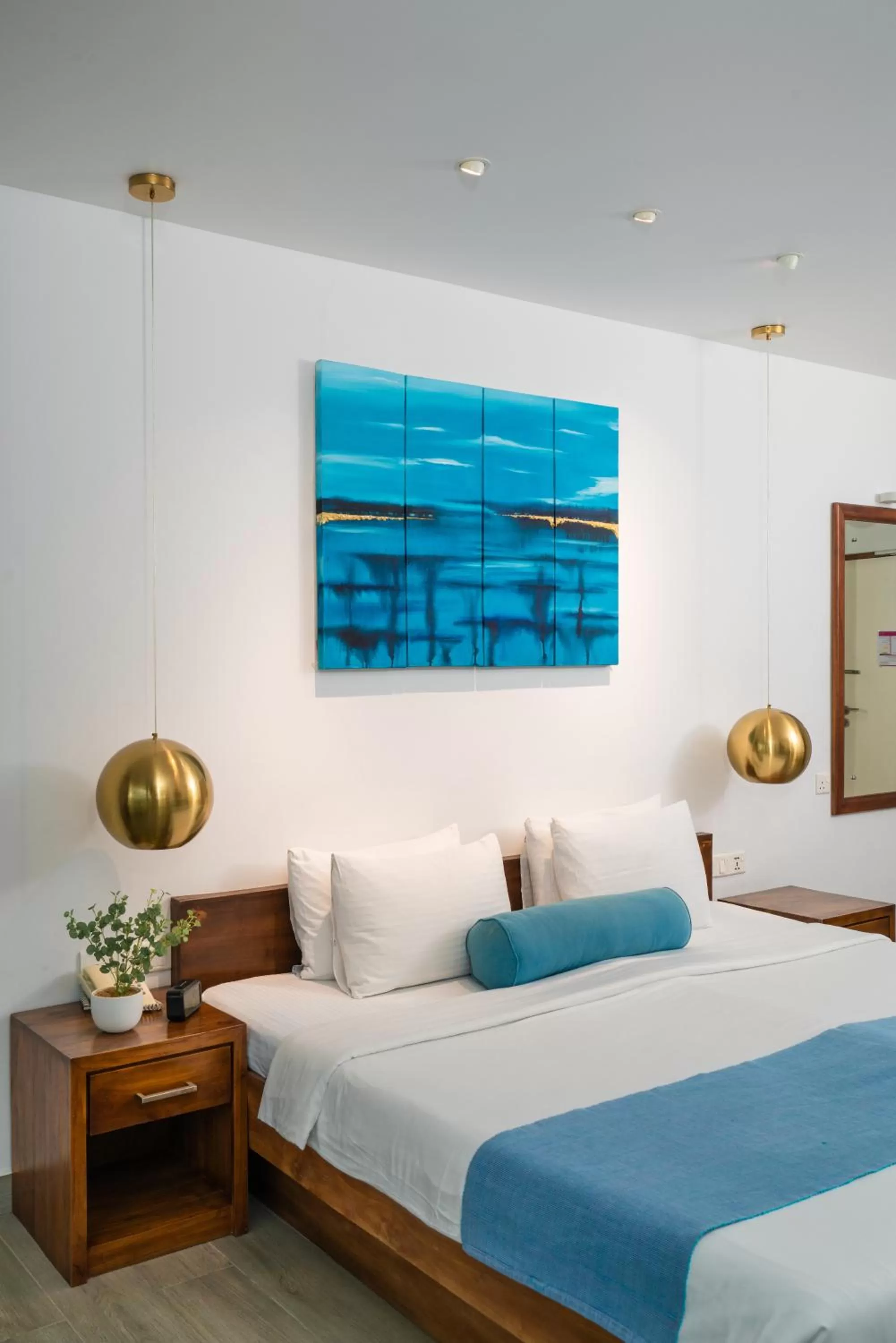 Photo of the whole room, Bed in Agnus Unawatuna