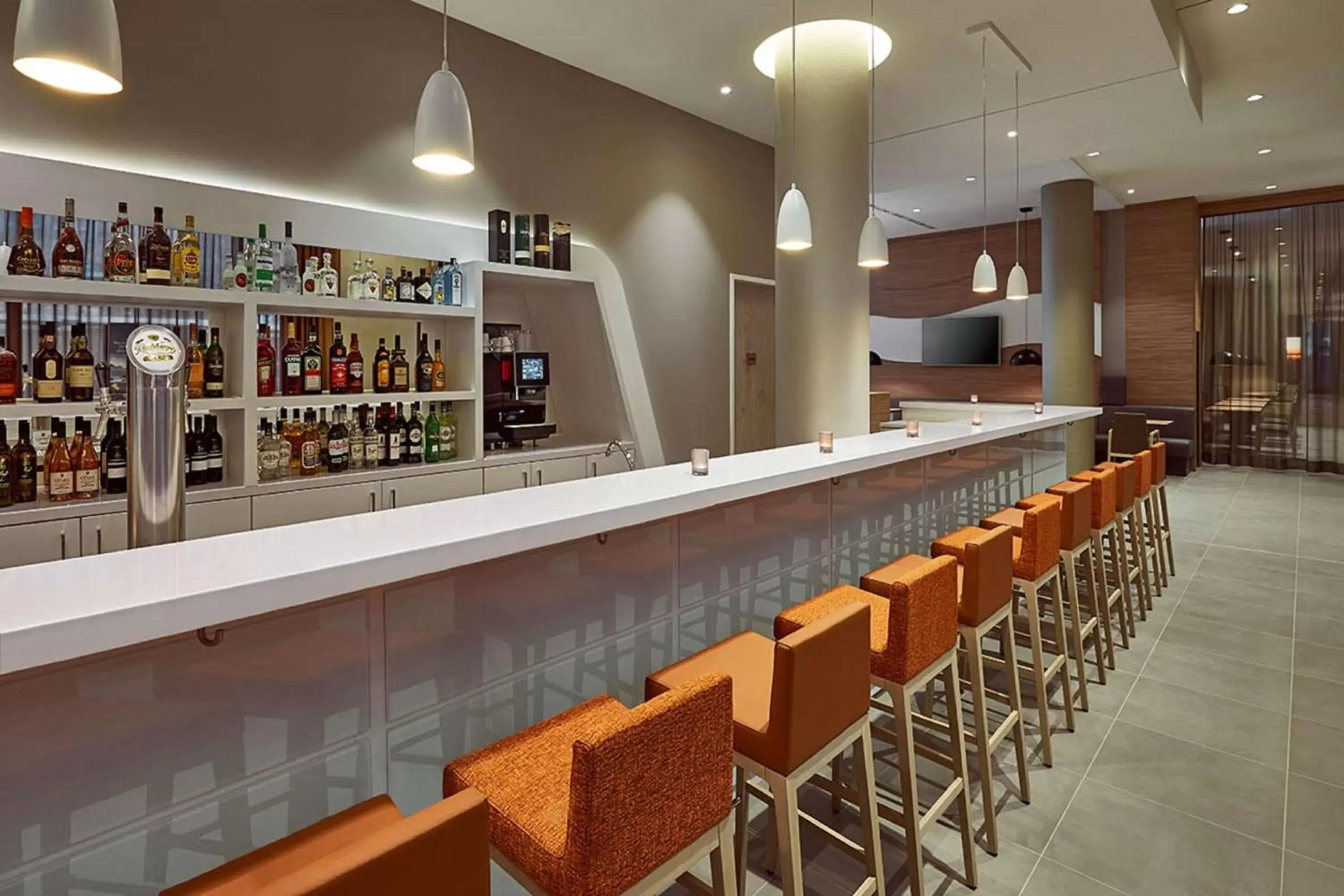 Lounge or bar in Hampton by Hilton Berlin City Centre Alexanderplatz Lounge or bar in Hampton by Hilton Berlin City Centre Alexanderplatz