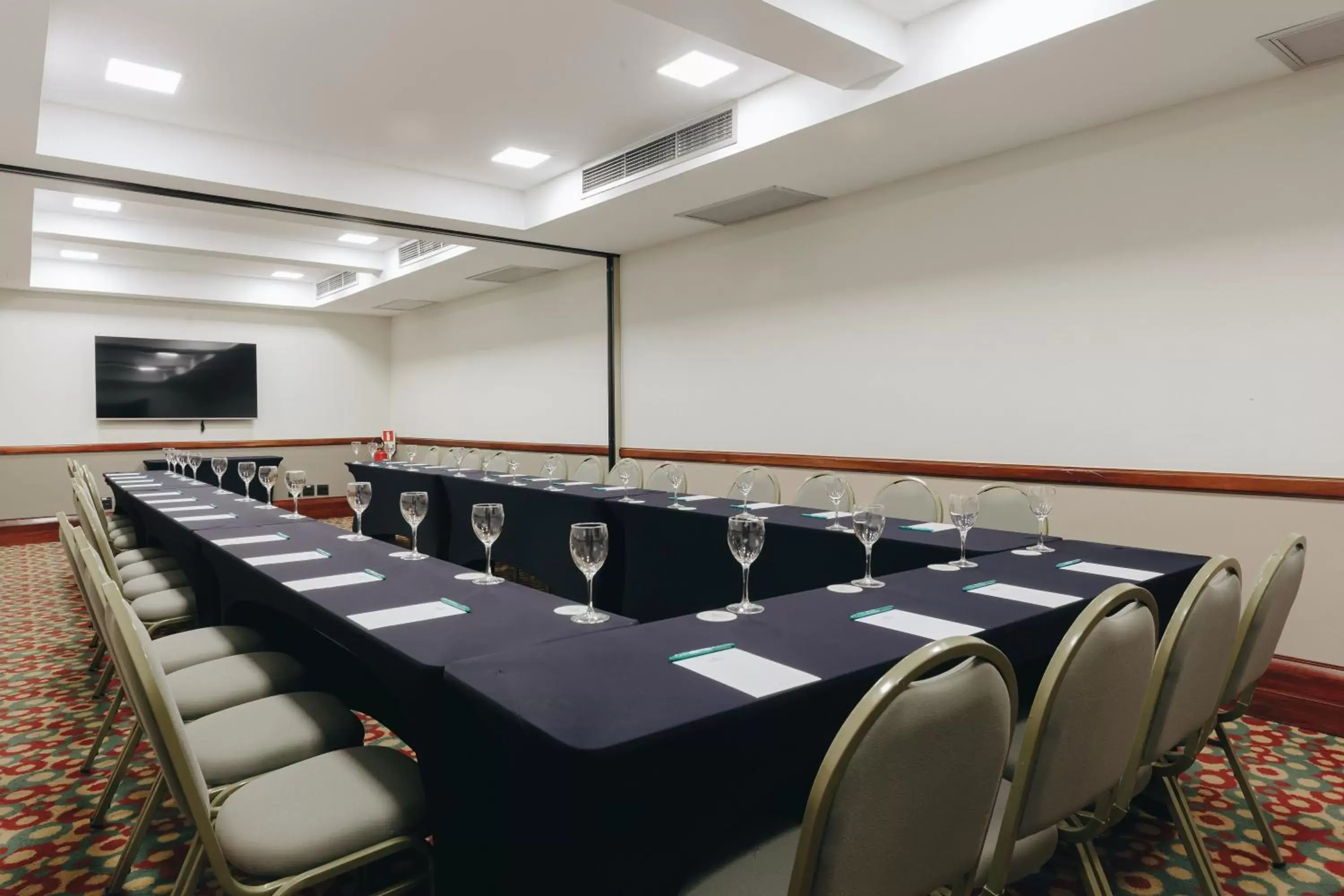Meeting/conference room in Bourbon Curitiba Hotel & Suítes