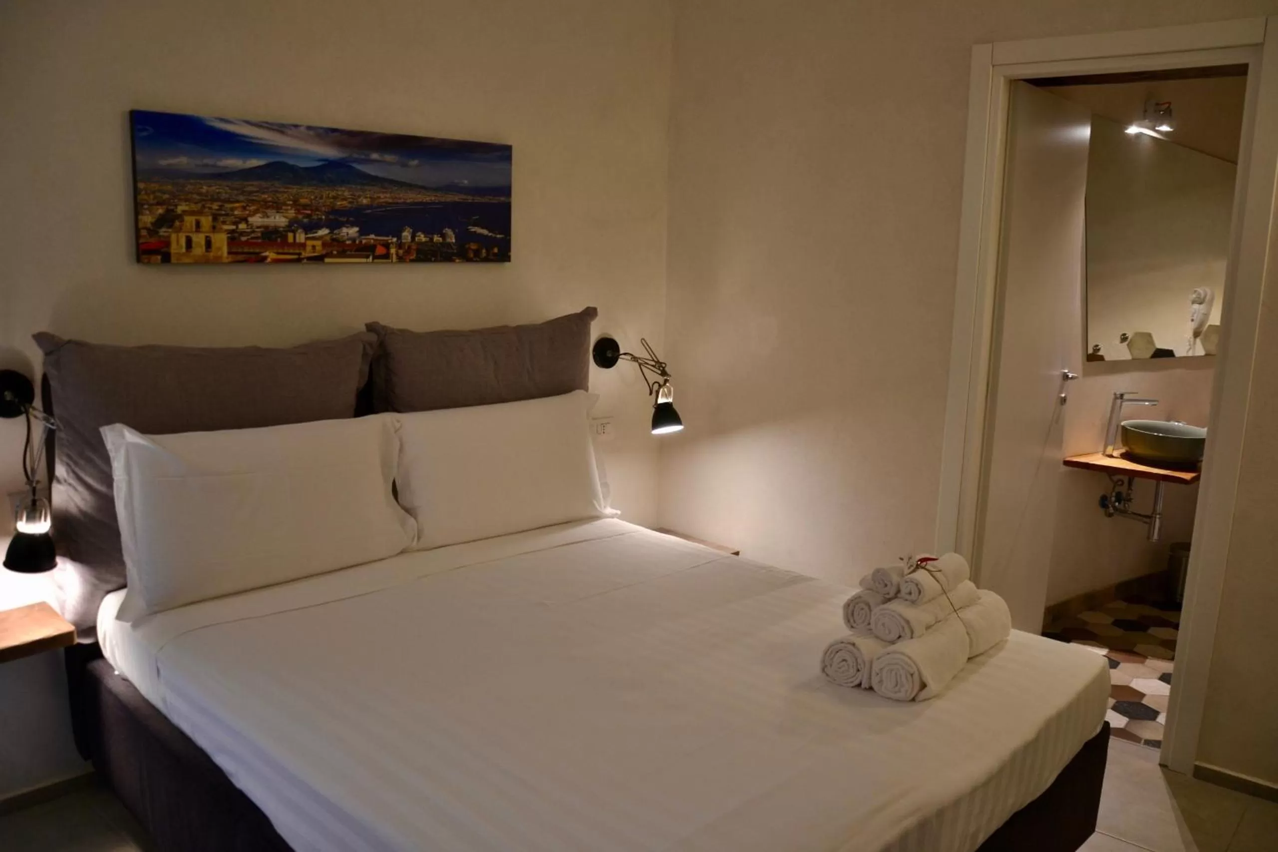 Bedroom, Bed in Vicoli di Napoli B&B