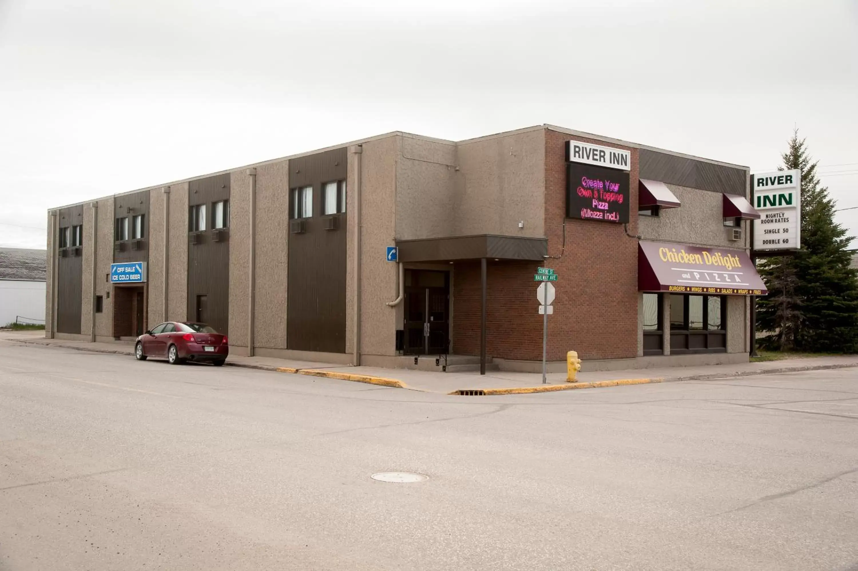 Facade/entrance, Property Building in River Inn