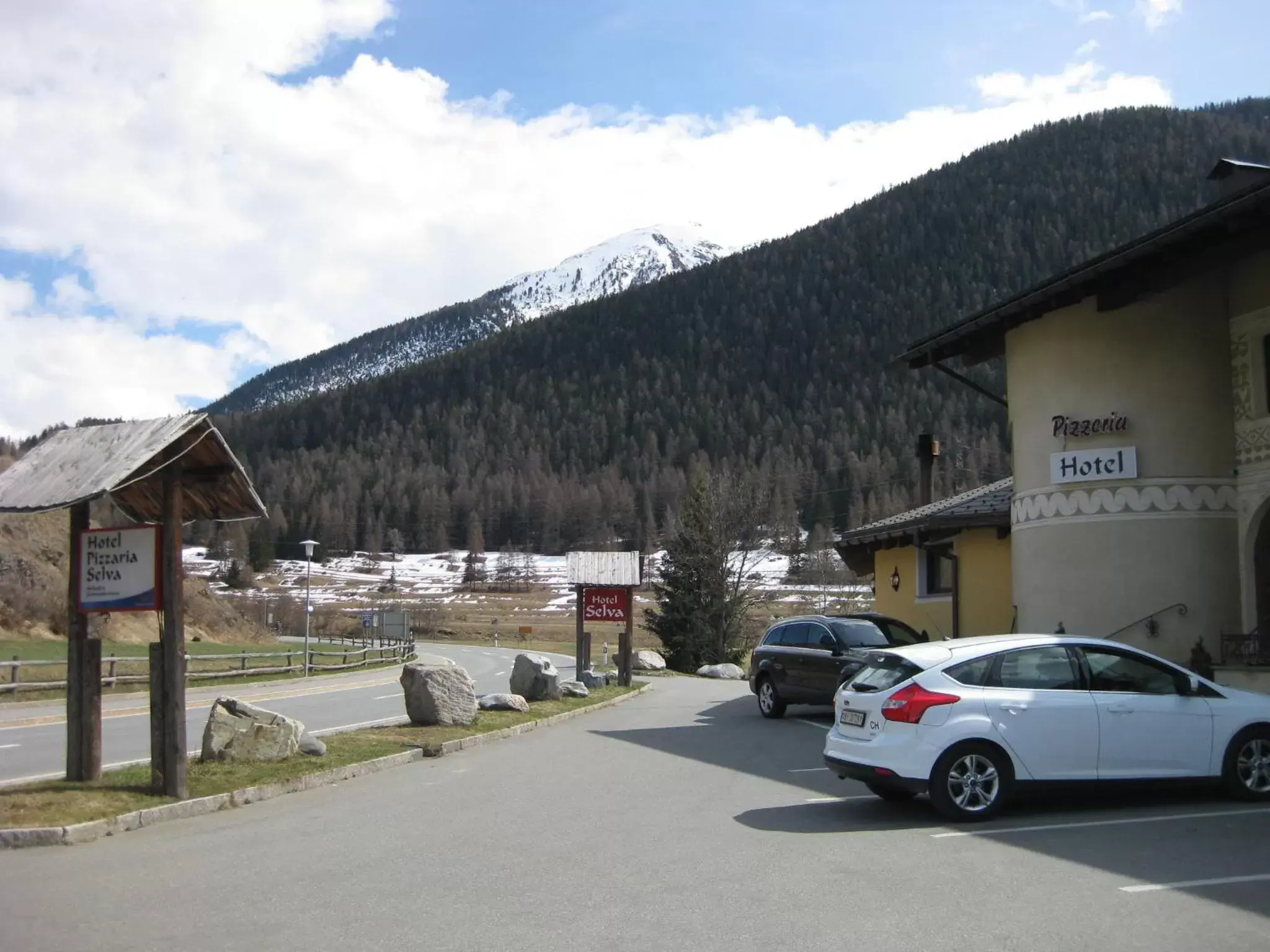 Facade/entrance, Property Building in Hotel Pizzeria Selva