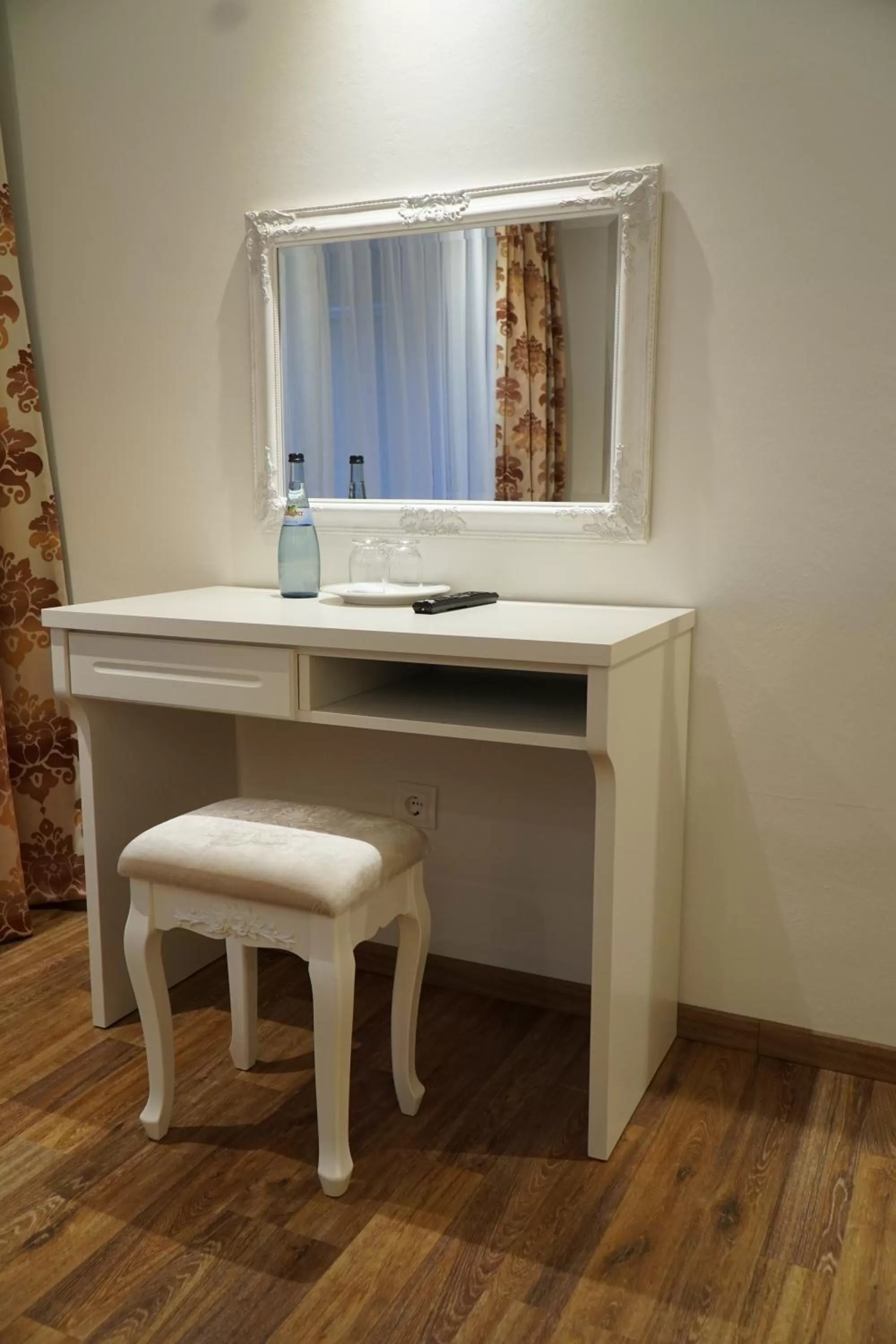 Photo of the whole room in Hotel Eleon