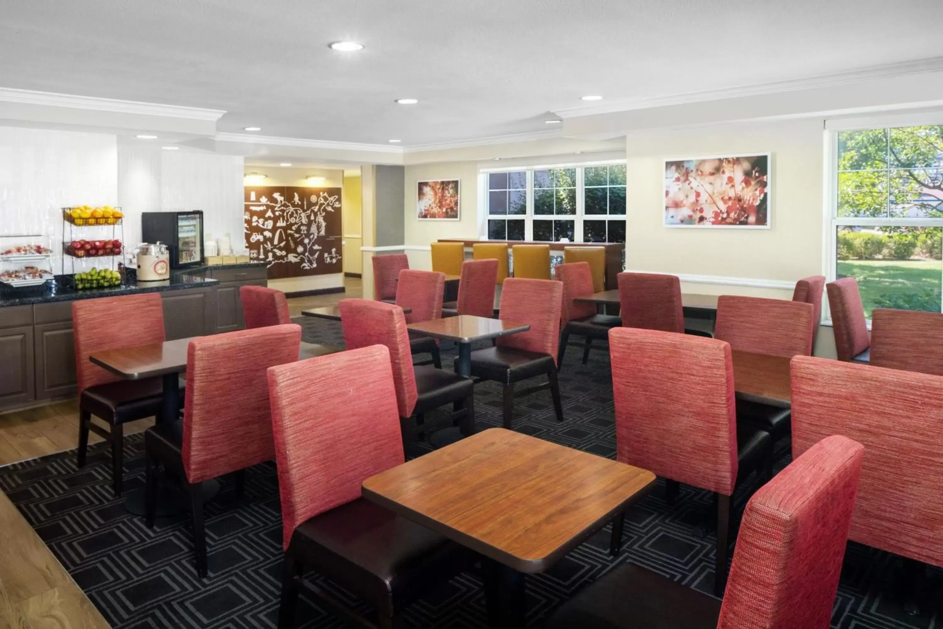Breakfast, Restaurant/Places to Eat in TownePlace Suites by Marriott Springfield