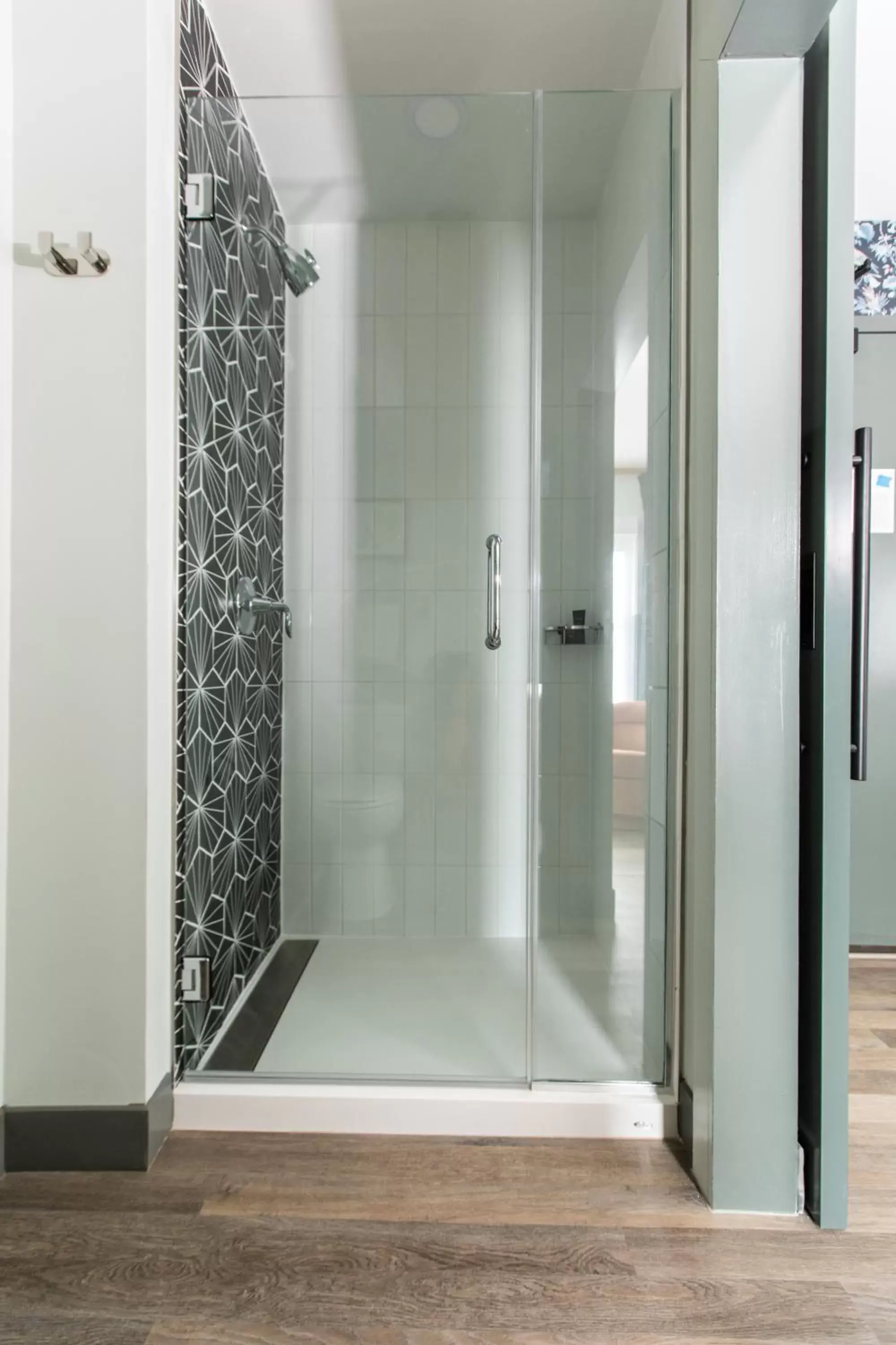 Shower, Bathroom in The Darwin Hotel