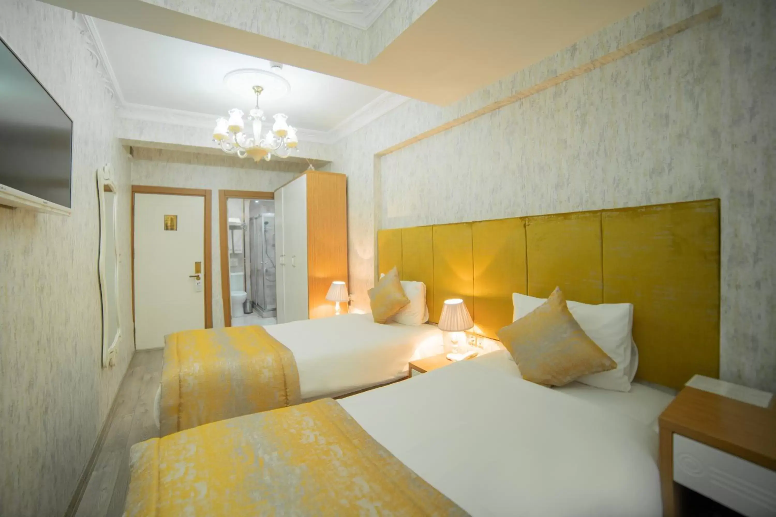 Bedroom, Bed in Miran Hotel