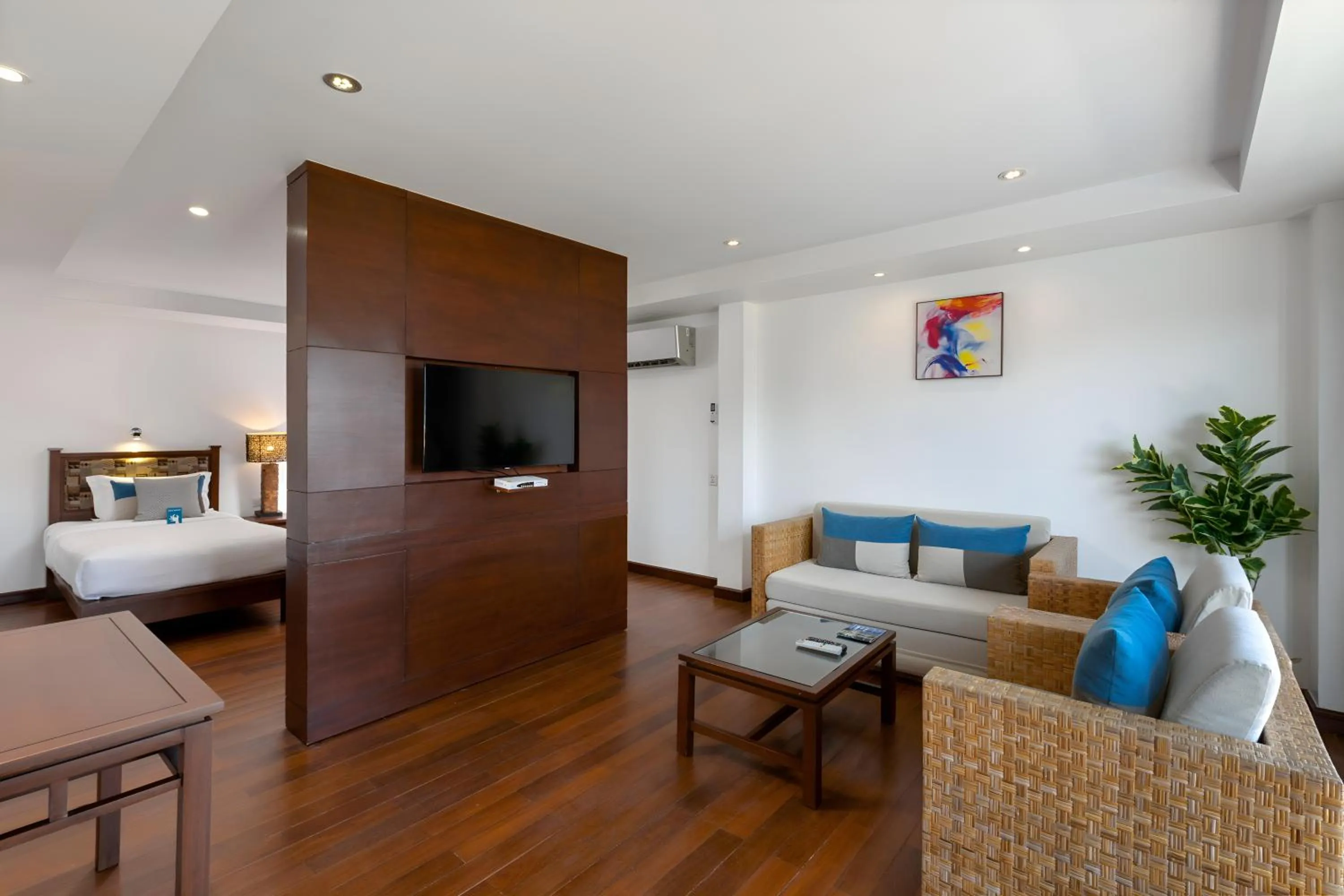 TV and multimedia in Baan Laimai Beach Resort & Spa - SHA Extra Plus