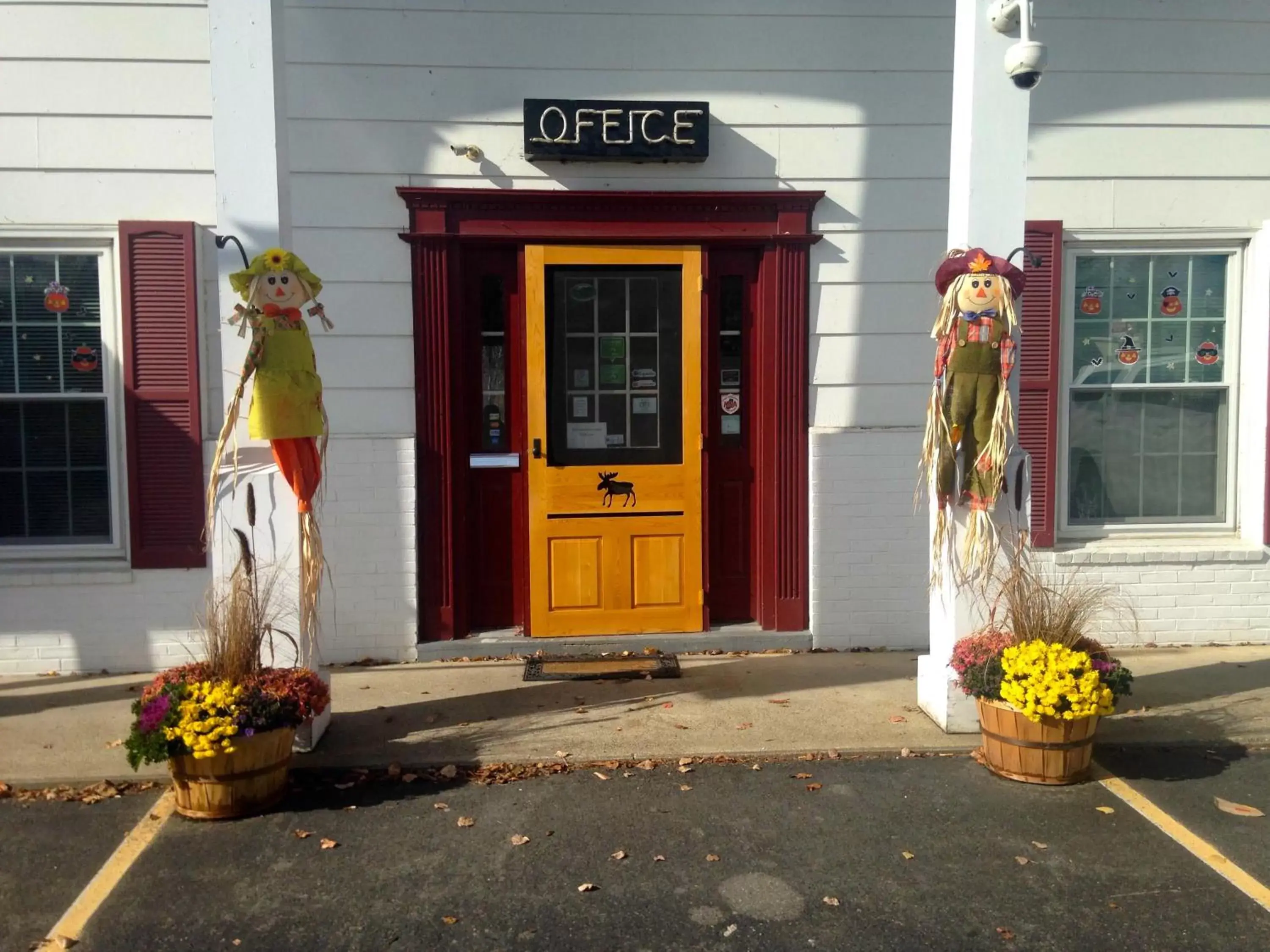 Facade/Entrance in Colonial Valley Motel