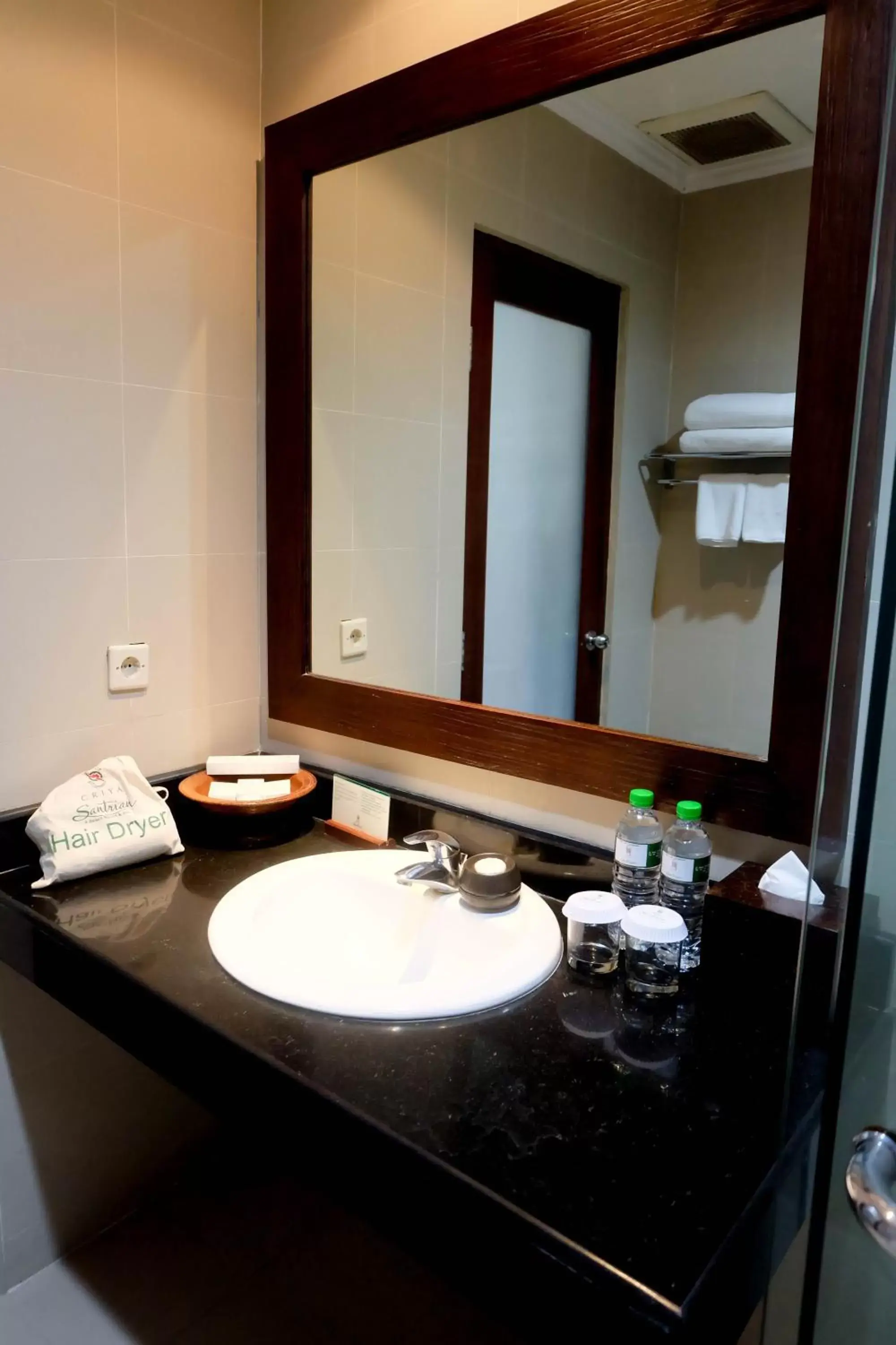 Bathroom in Griya Santrian a Beach Resort