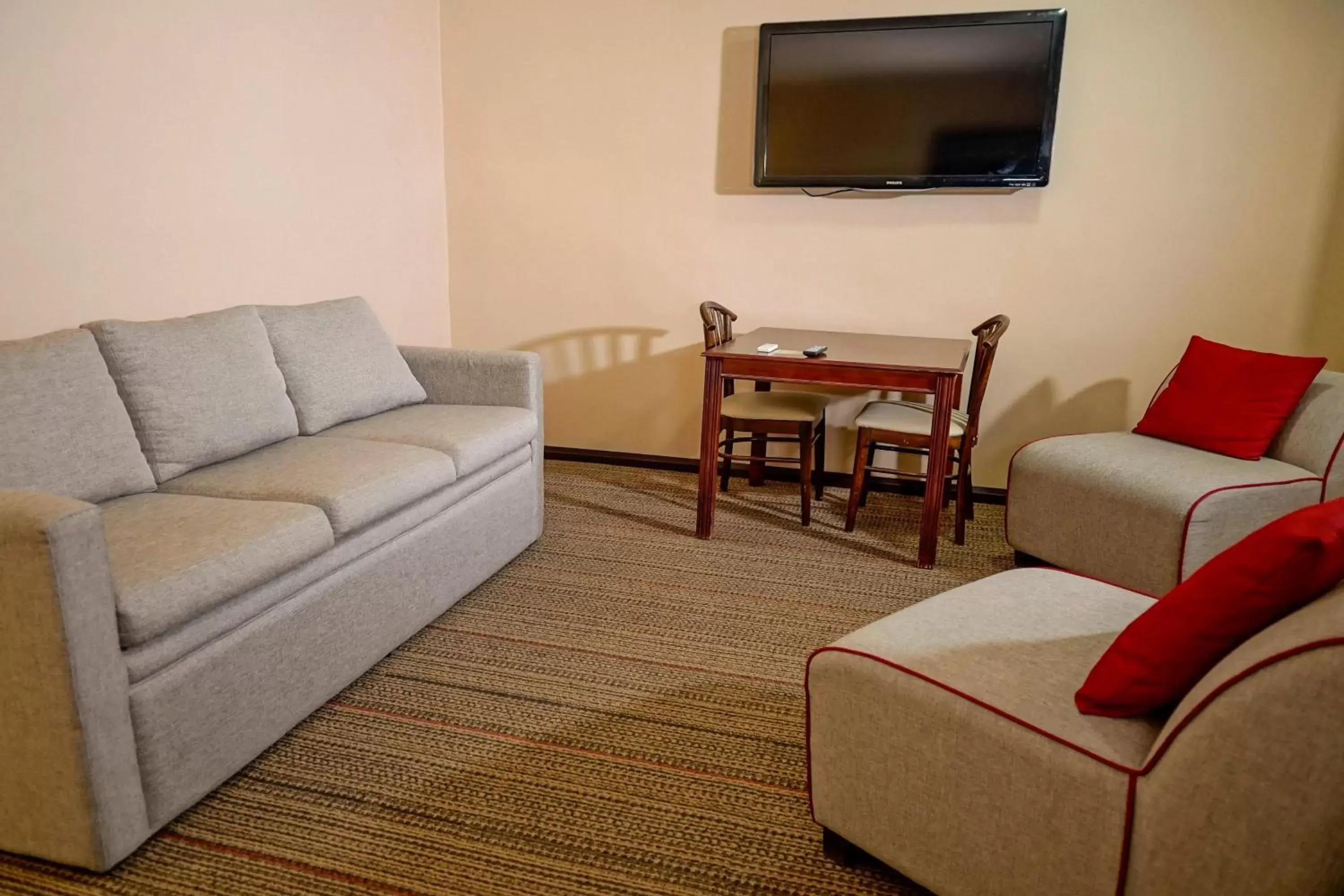 Living room, Seating Area in Four Points by Sheraton Saltillo