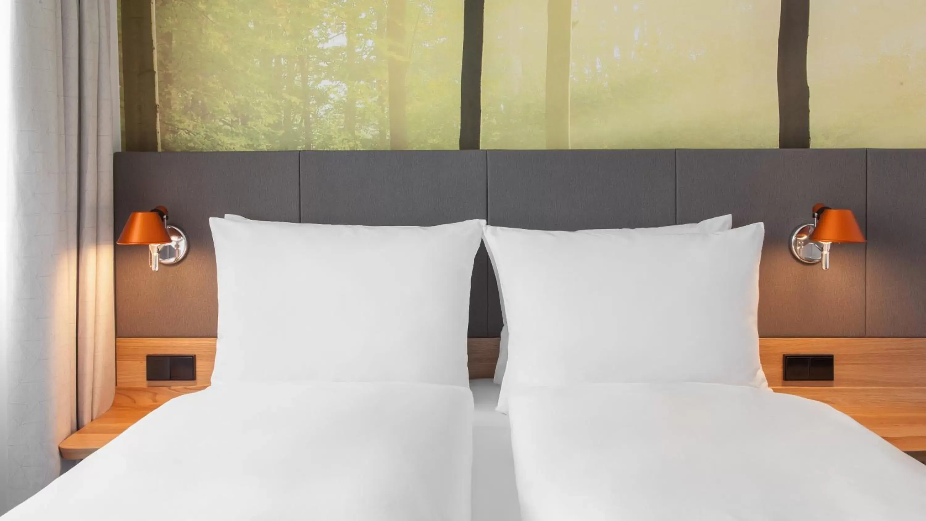 Bed in Holiday Inn Munich - Leuchtenbergring, an IHG Hotel