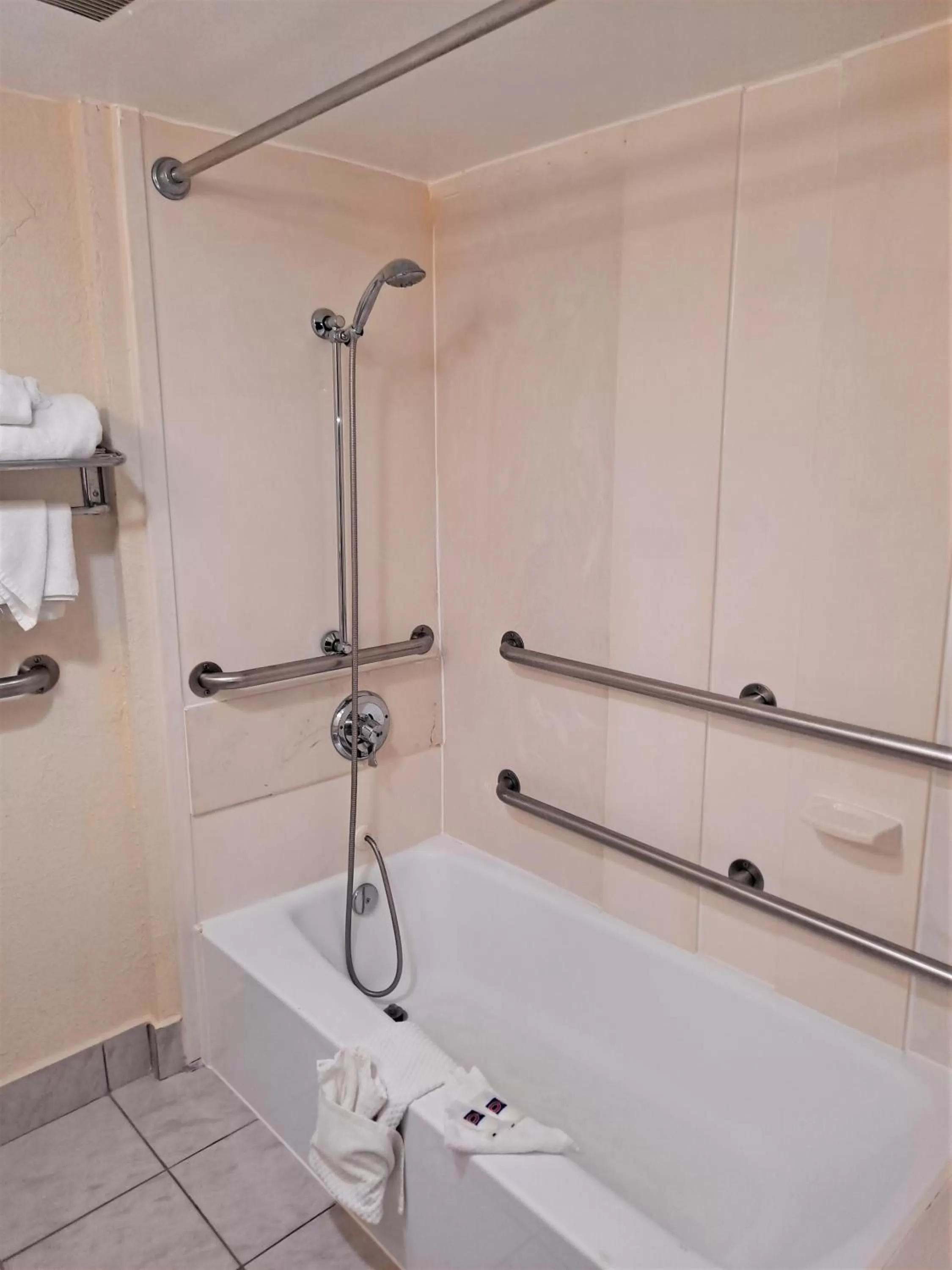 Bathroom in Motel 6 Catonsville MD Baltimore West