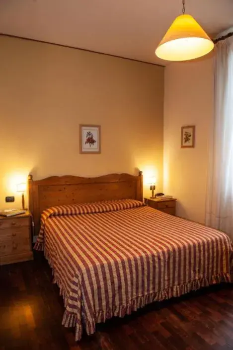 Bedroom, Bed in Hotel Melecchi