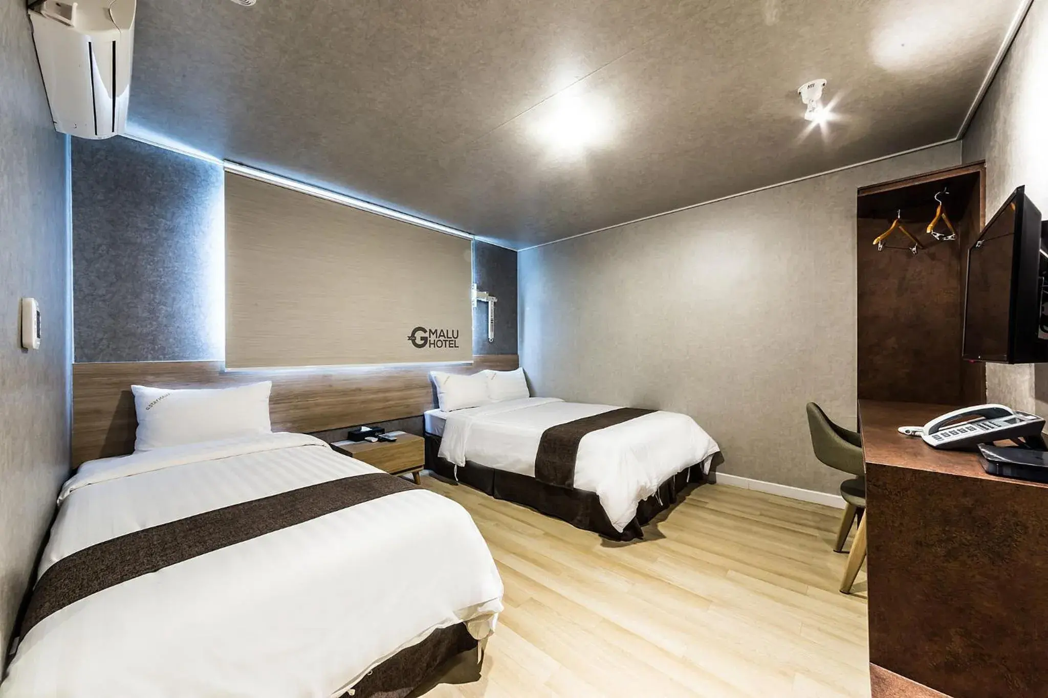 Bedroom, Bed in G Stay Malu Hotel
