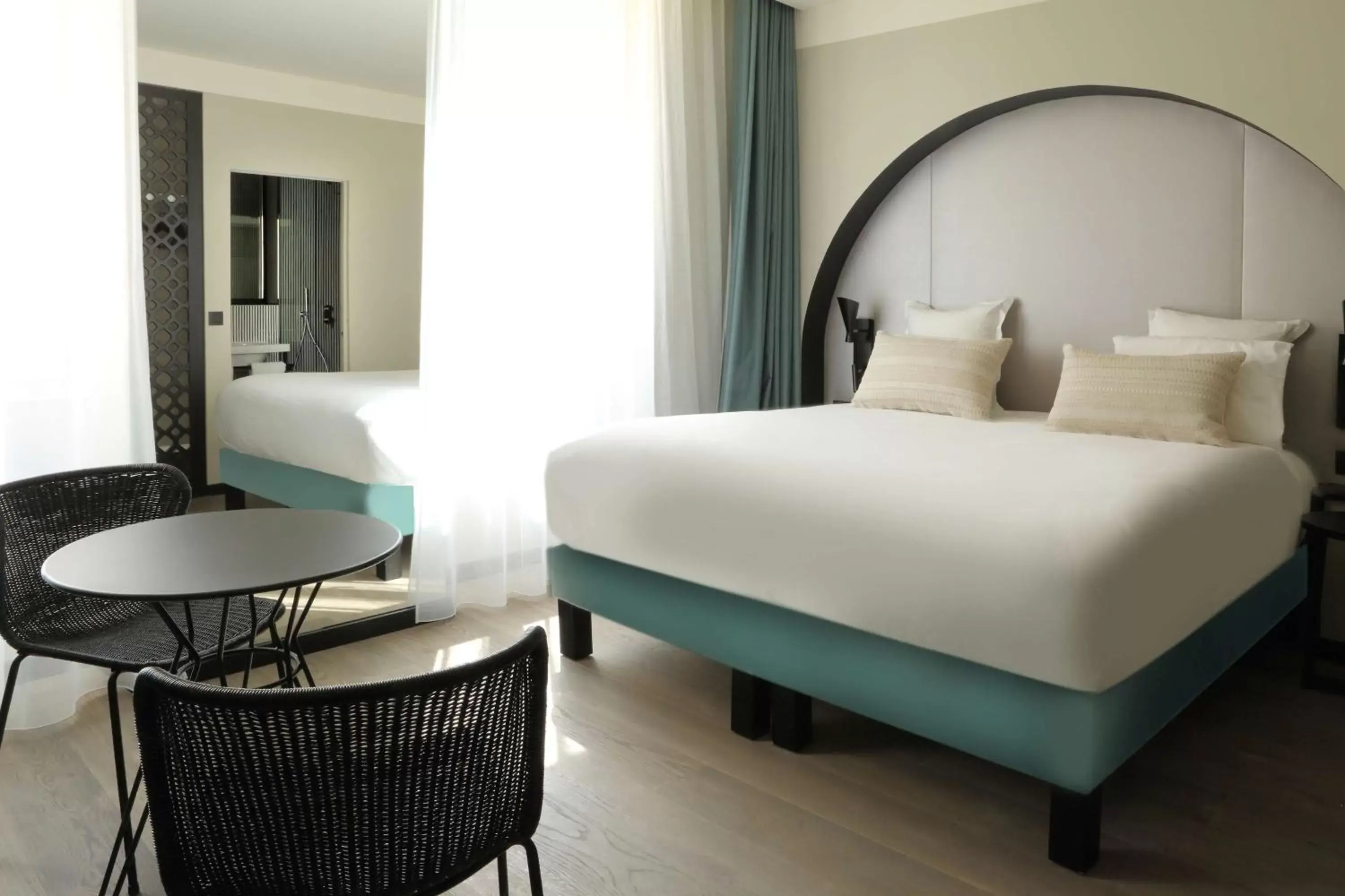 Photo of the whole room, Bed in Best Western Plus Hôtel La Joliette