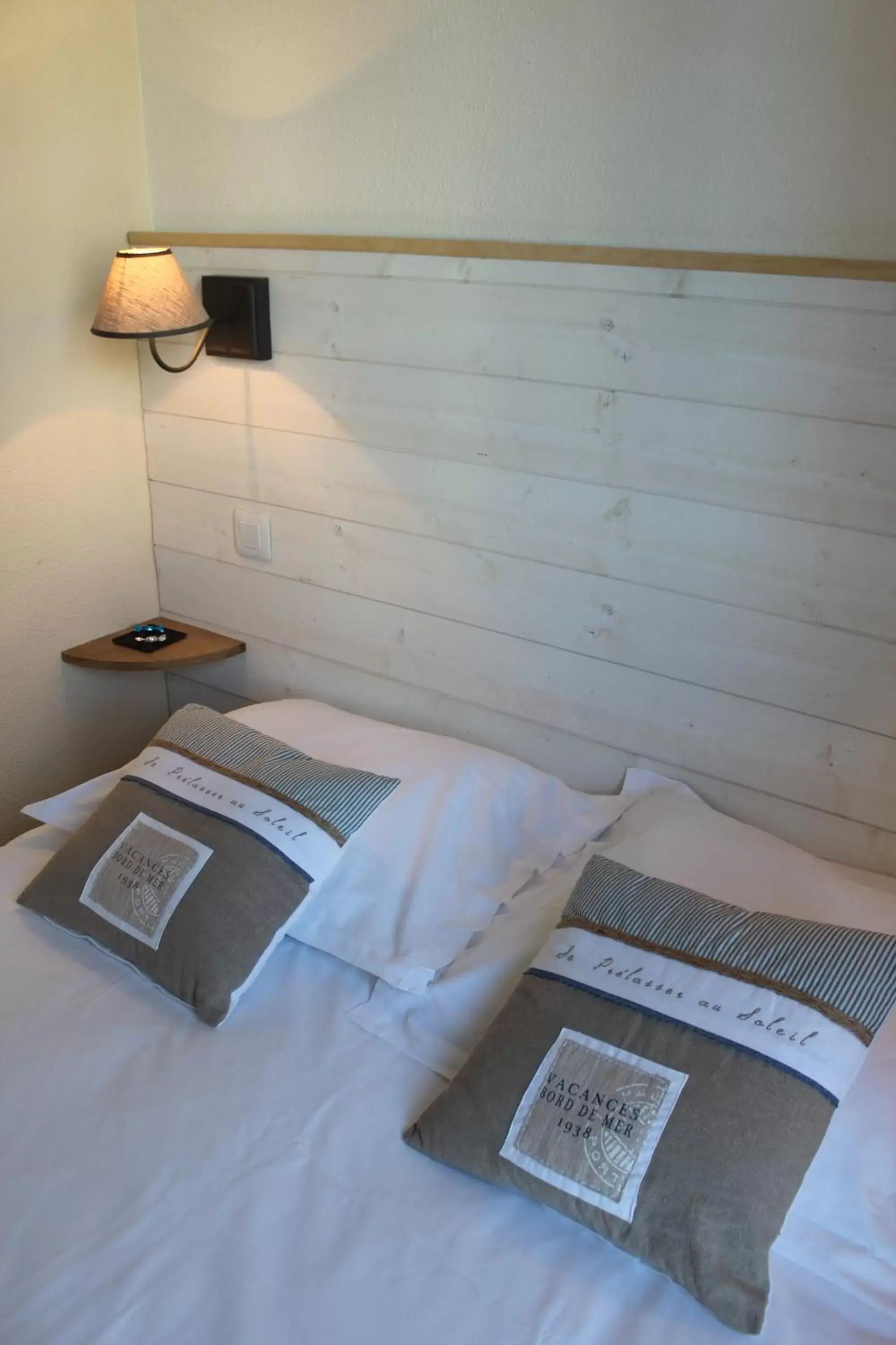 Bedroom, Bed in Hotel Des Falaises
