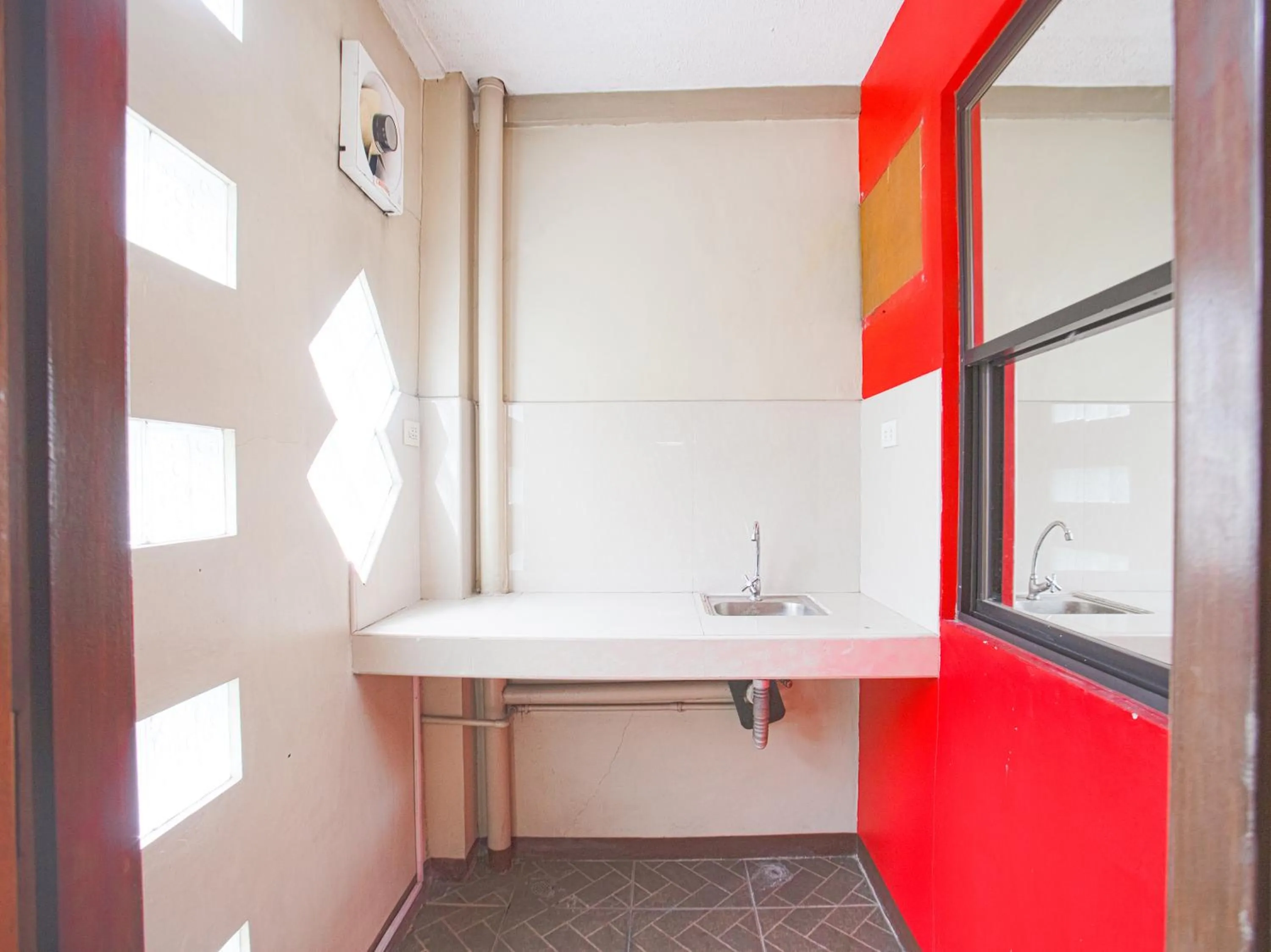 Bathroom in OYO 802 Ka Farah's Inn