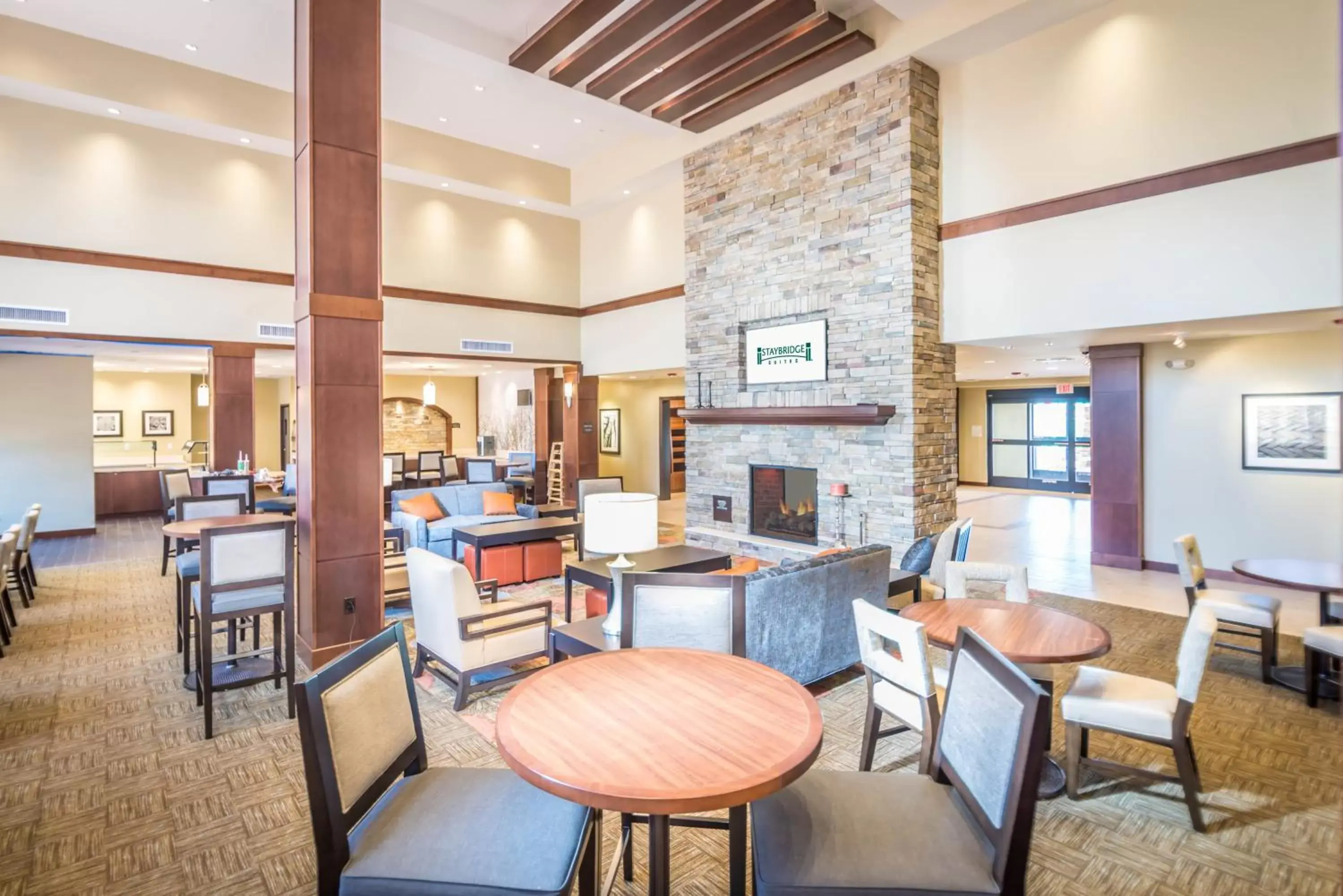 Breakfast, Restaurant/Places to Eat in Staybridge Suites Sacramento-Folsom, an IHG Hotel