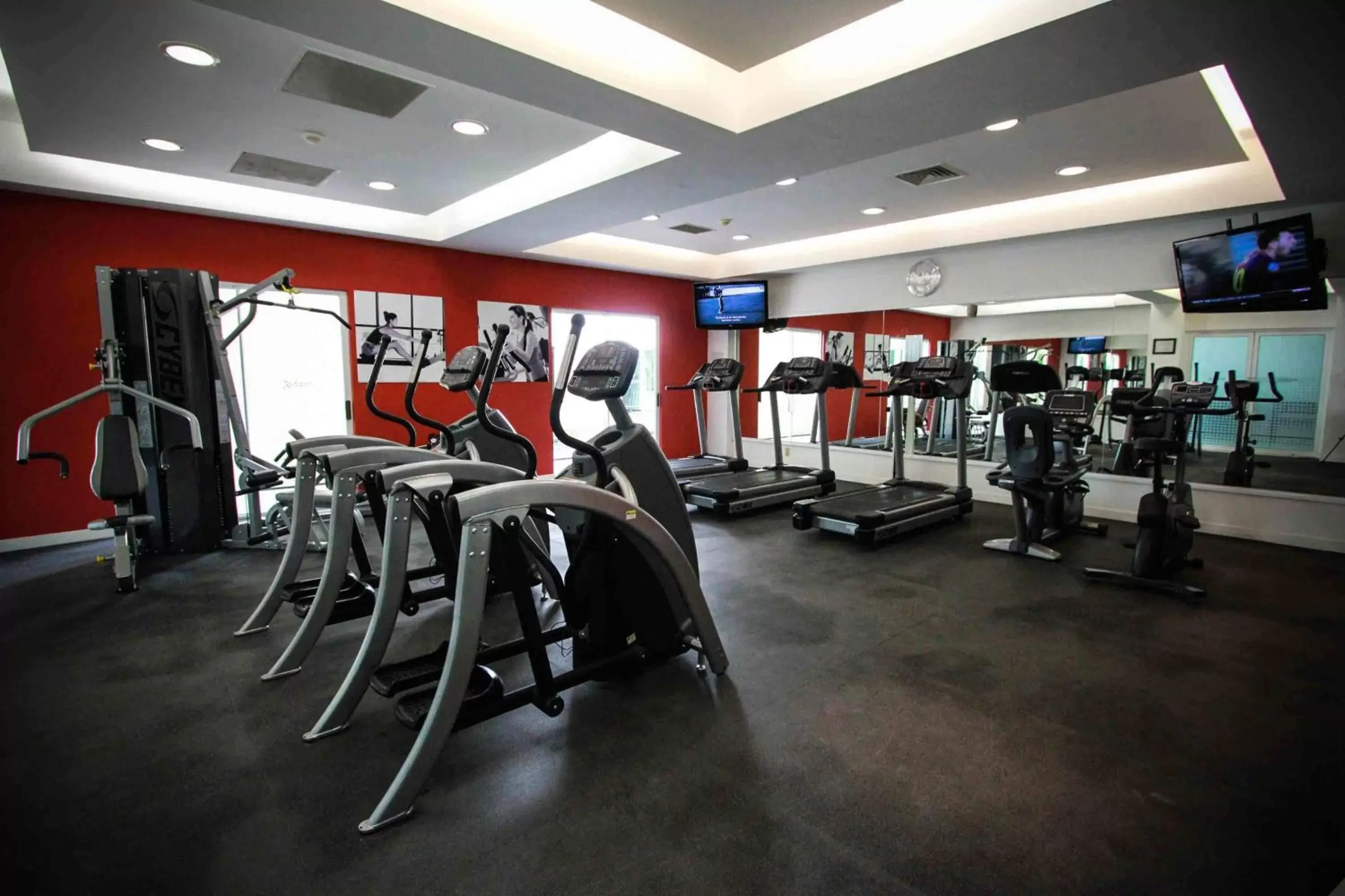 Fitness centre/facilities, Fitness Center/Facilities in Radisson Poliforum Plaza Hotel Leon