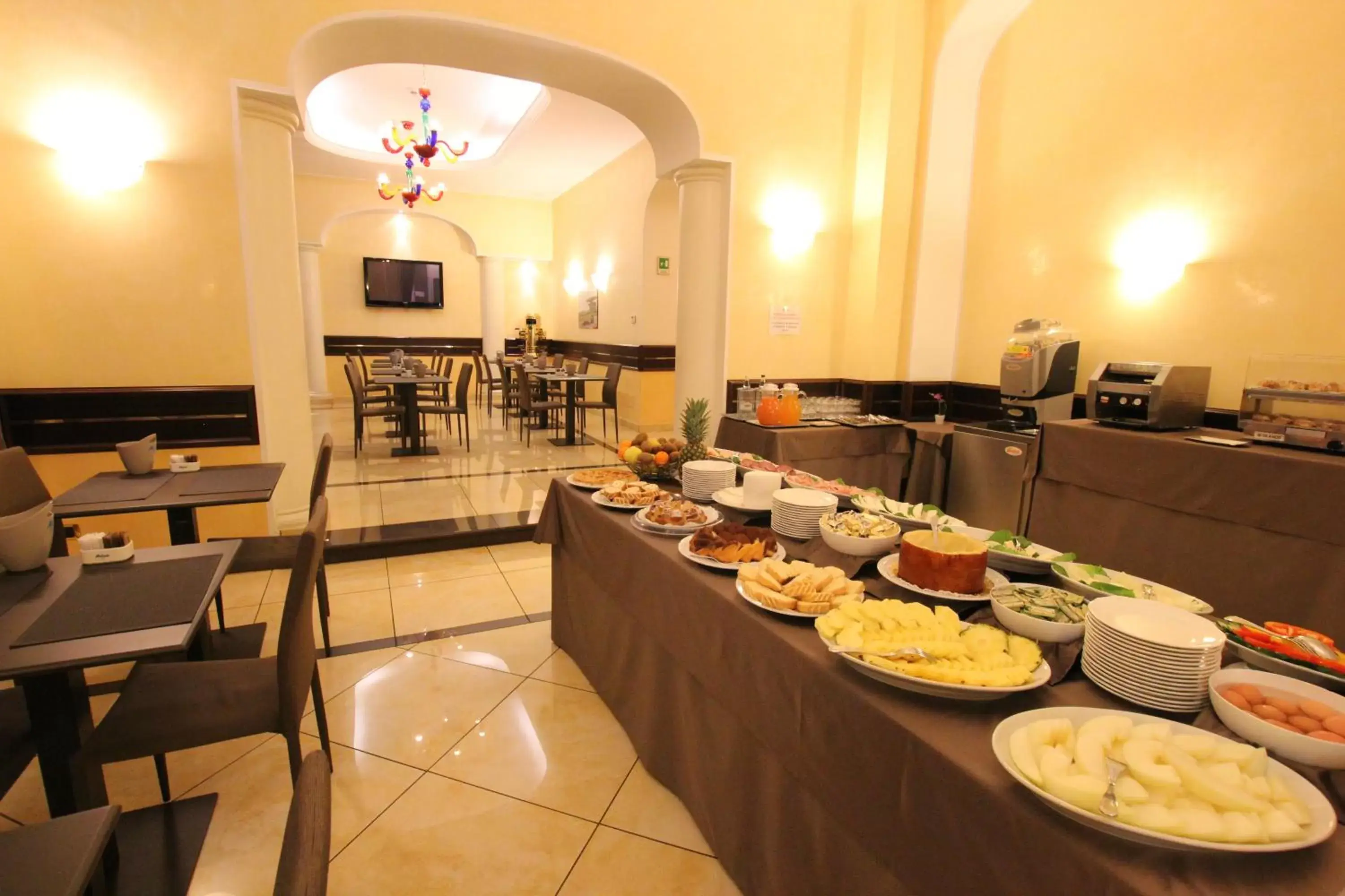 Food and drinks, Restaurant/Places to Eat in Mokinba Hotels Baviera