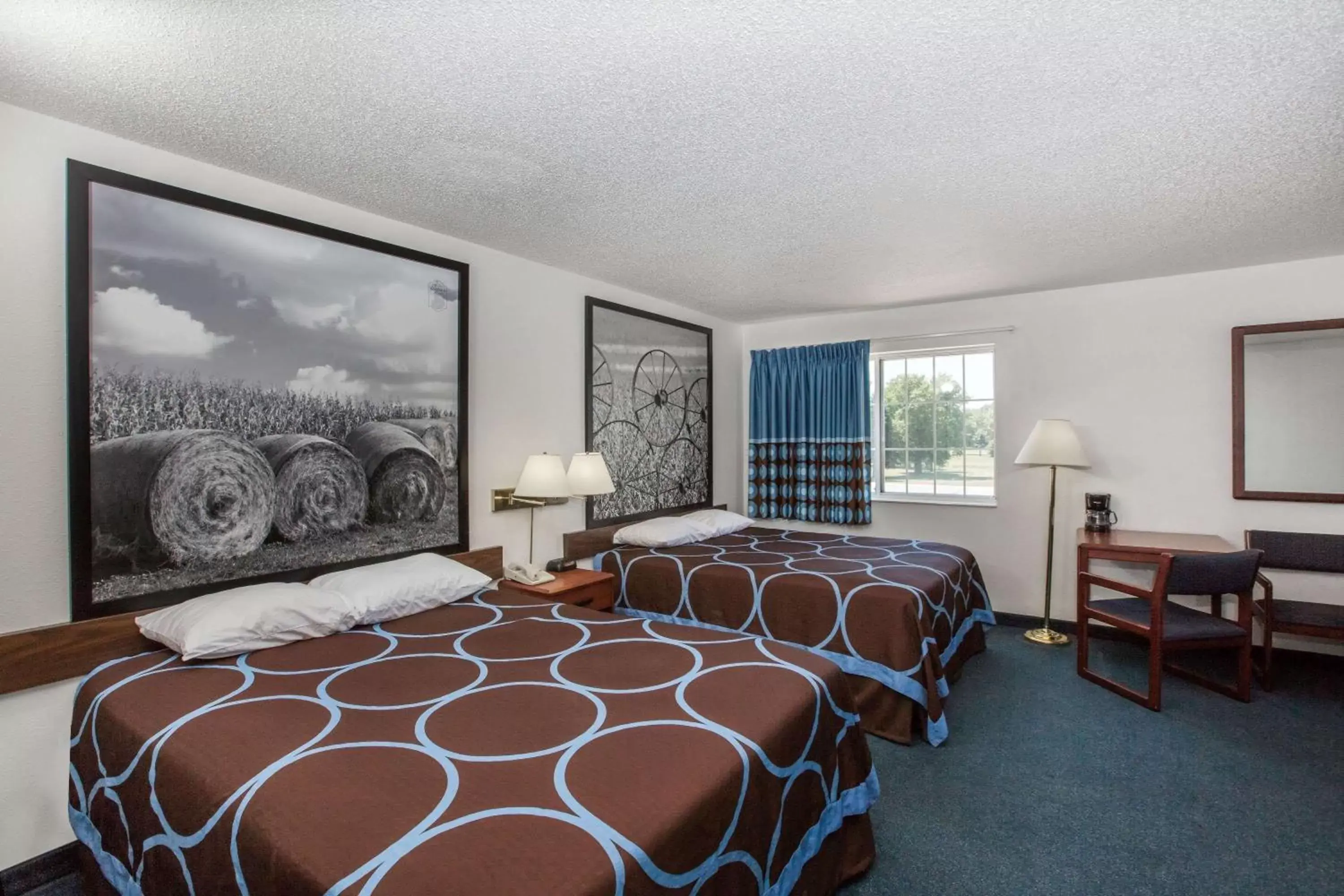 Photo of the whole room, Bed in Super 8 by Wyndham Ida Grove