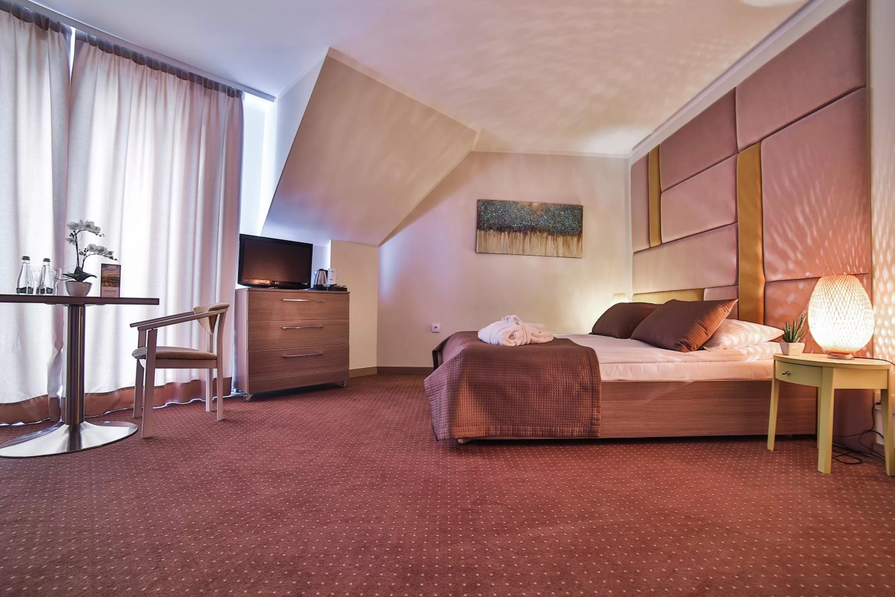 Photo of the whole room, Bed in Hotel Kompleks Beskid z basenem i stokiem narciarskim - blisko Babiej Góry