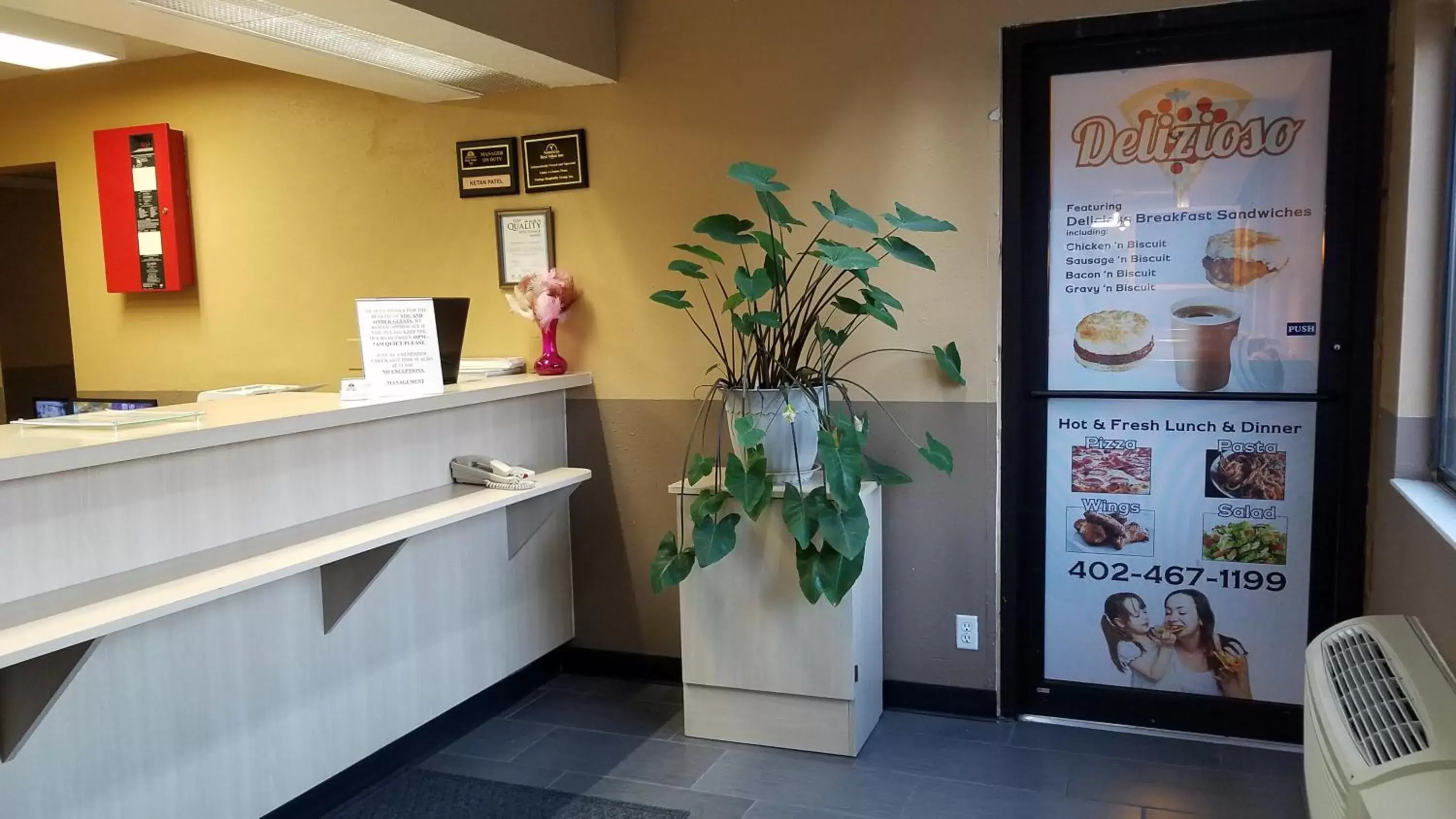 Lobby or reception, Lobby/Reception in Americas Best Value Inn - Lincoln Airport