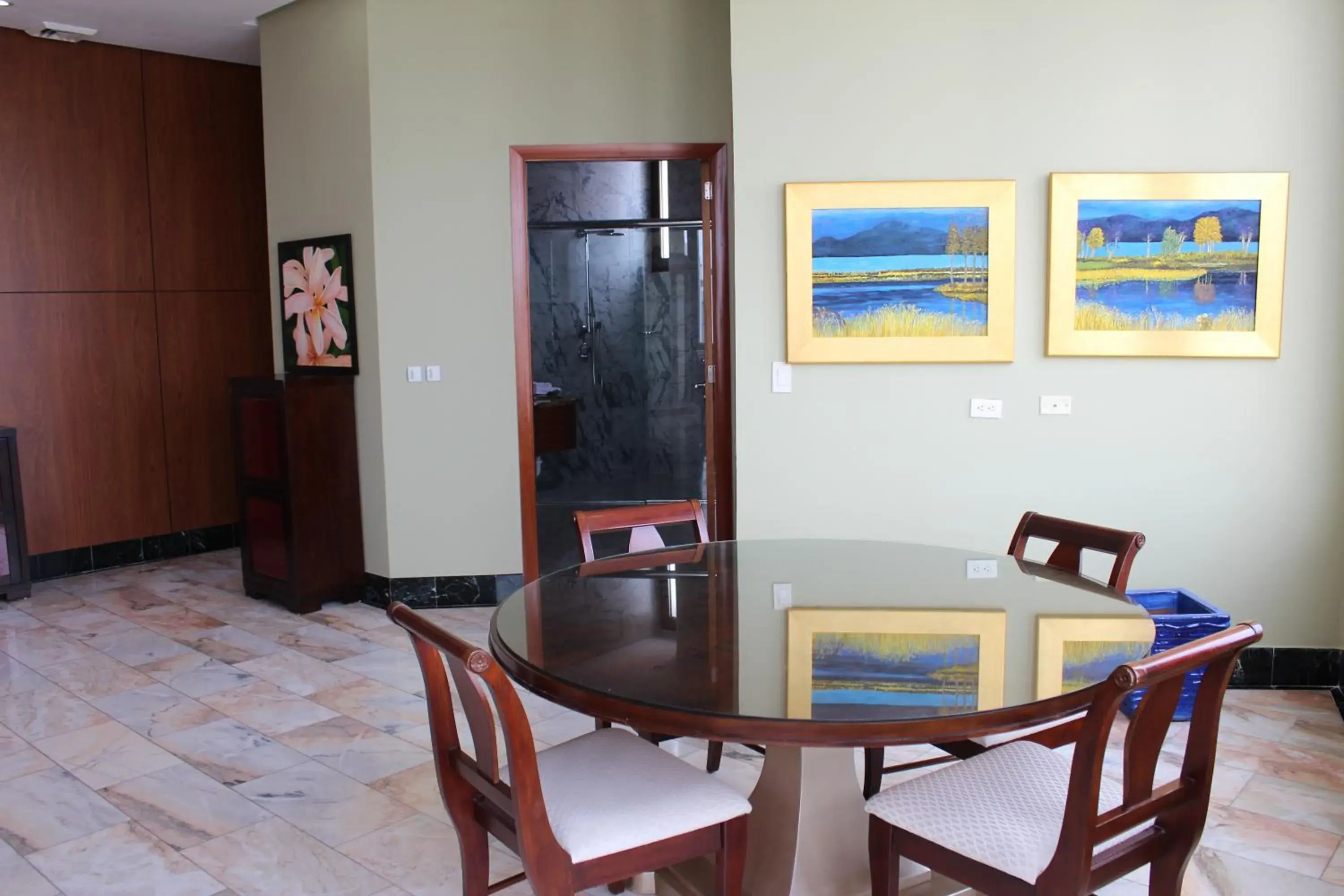 Dining area in Torres de Alba Hotel & Suites