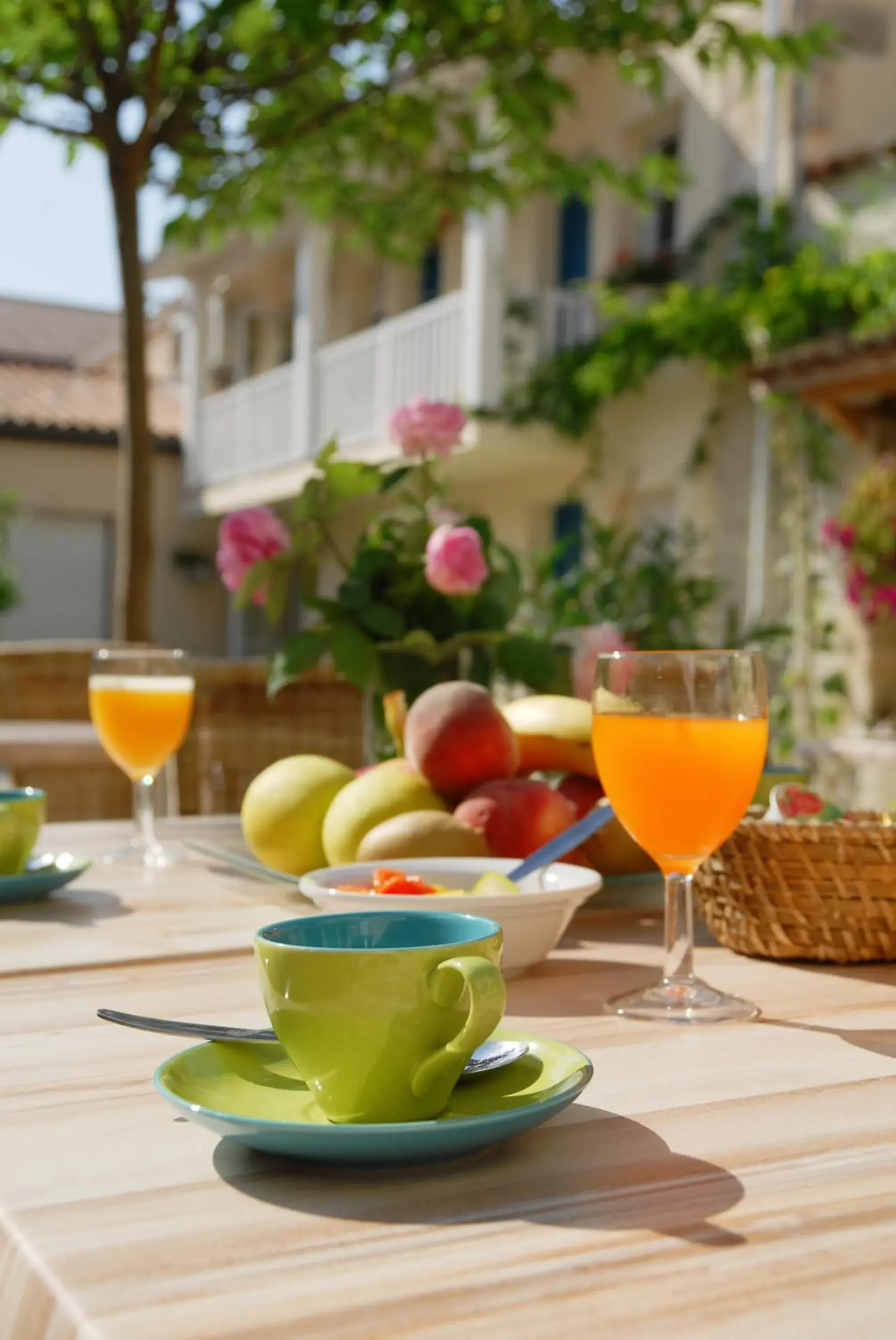 Facade/entrance in Cit'Hotel Le Cheval Blanc, Cognac Centre Facade/entrance in Cit'Hotel Le Cheval Blanc, Cognac Centre