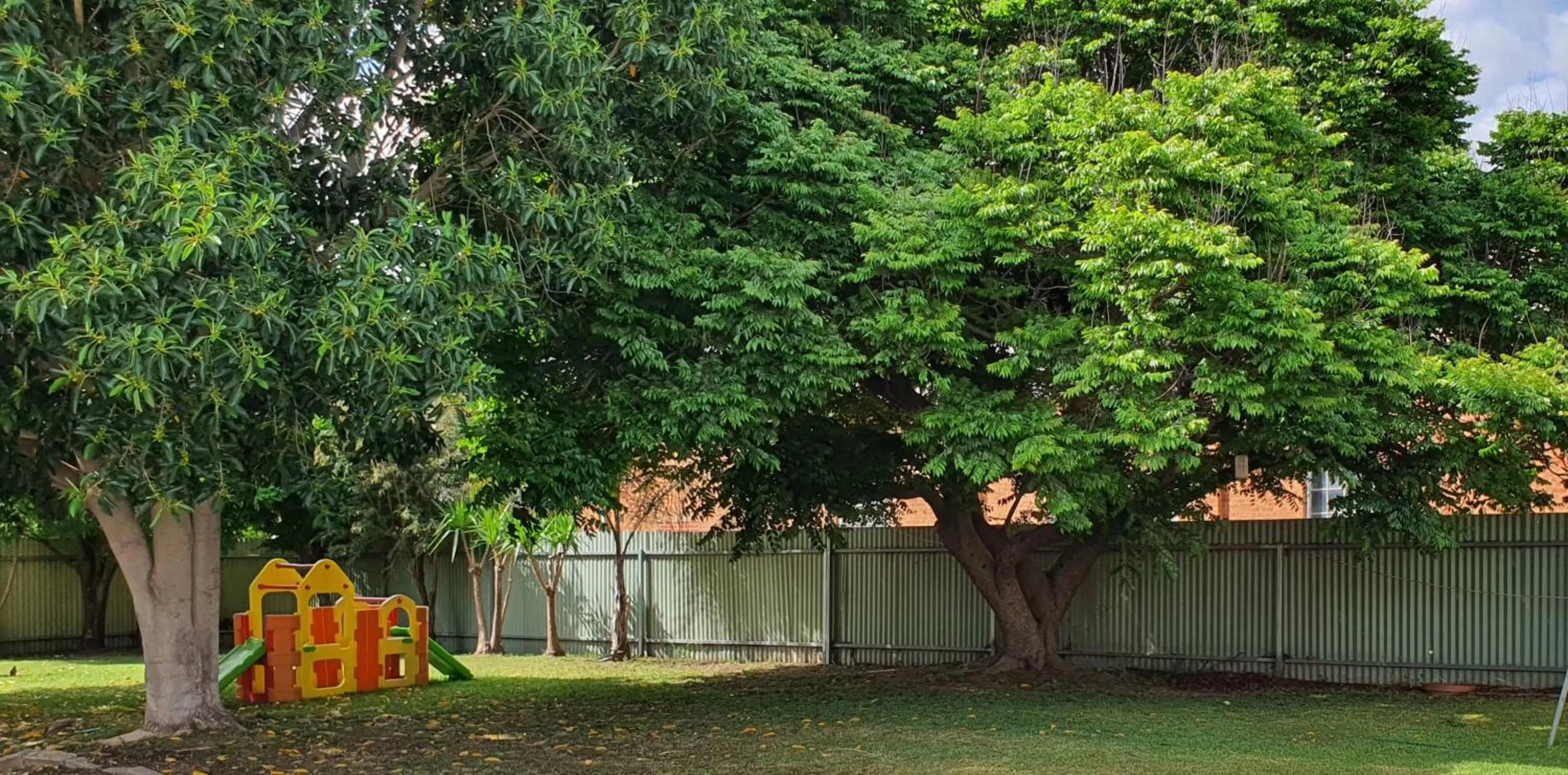 Garden in Cobb Inlander Motel