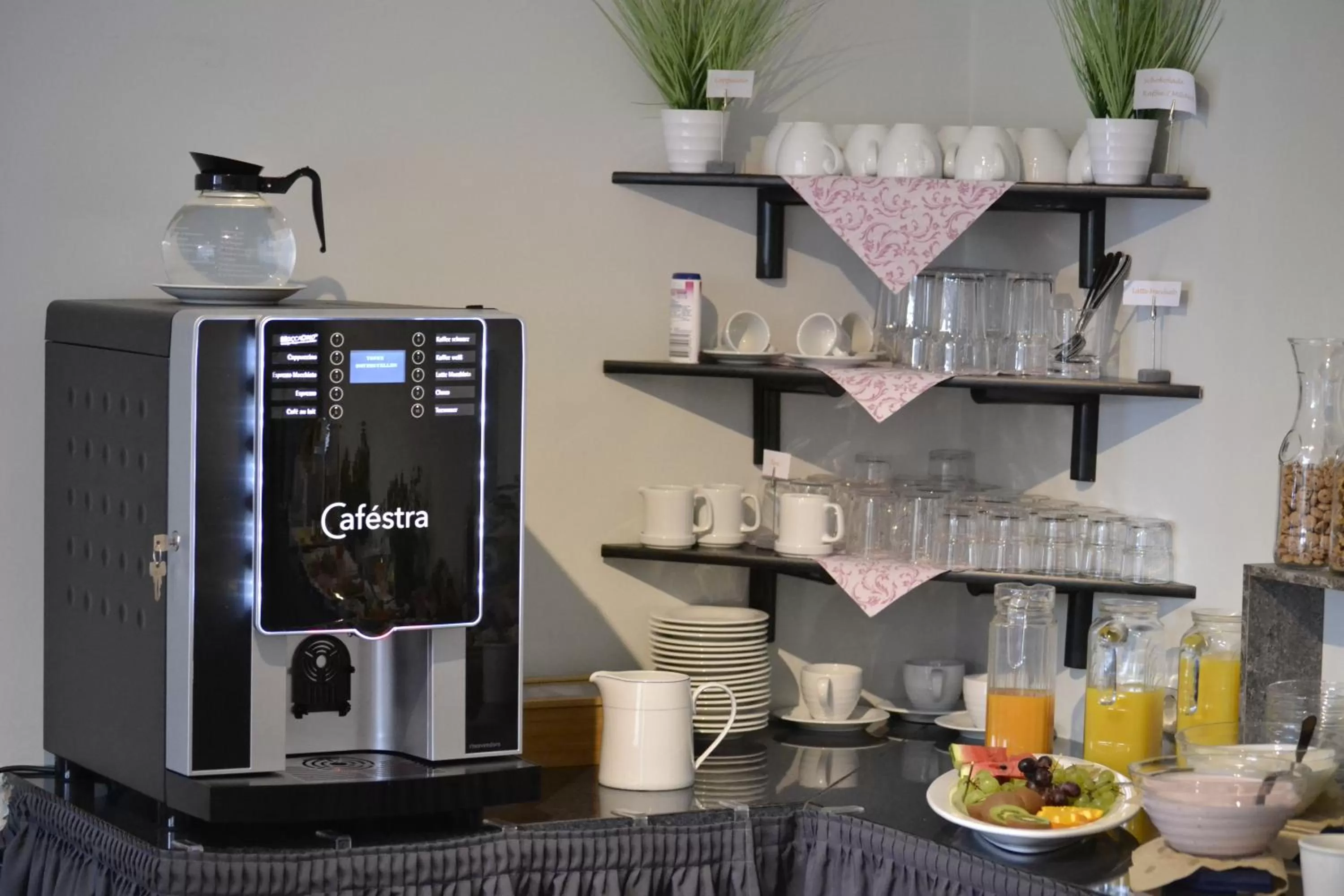 Coffee/tea facilities, Drinks in Hotel-Café-Galerie