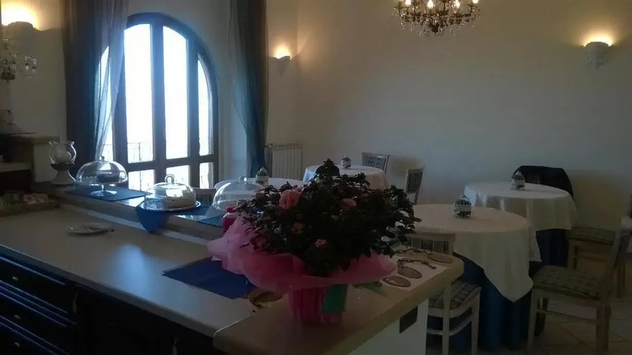 Restaurant/Places to Eat in Villa dei Fantasmi