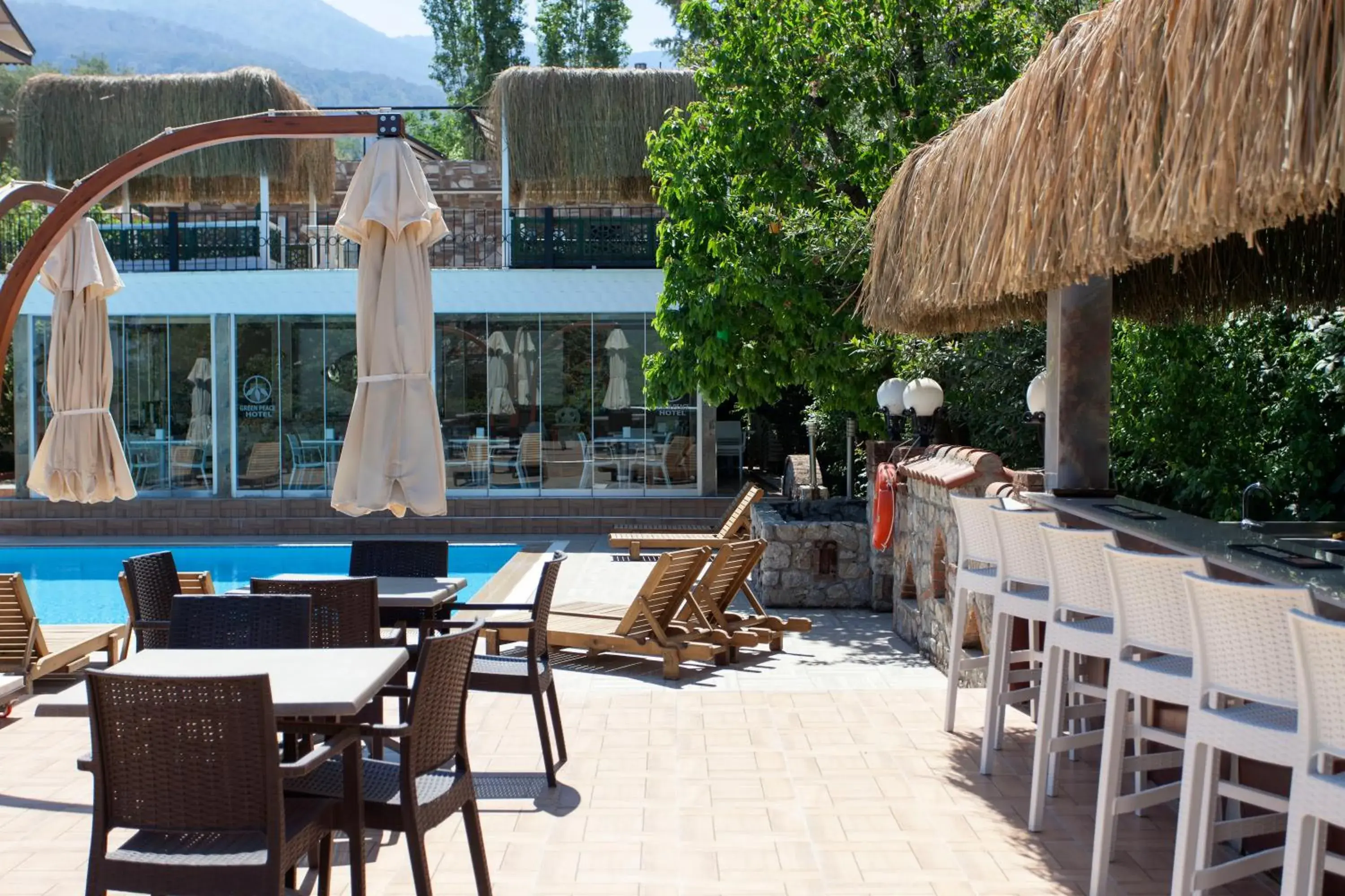 Lounge or bar, Swimming Pool in Green Peace Hotel