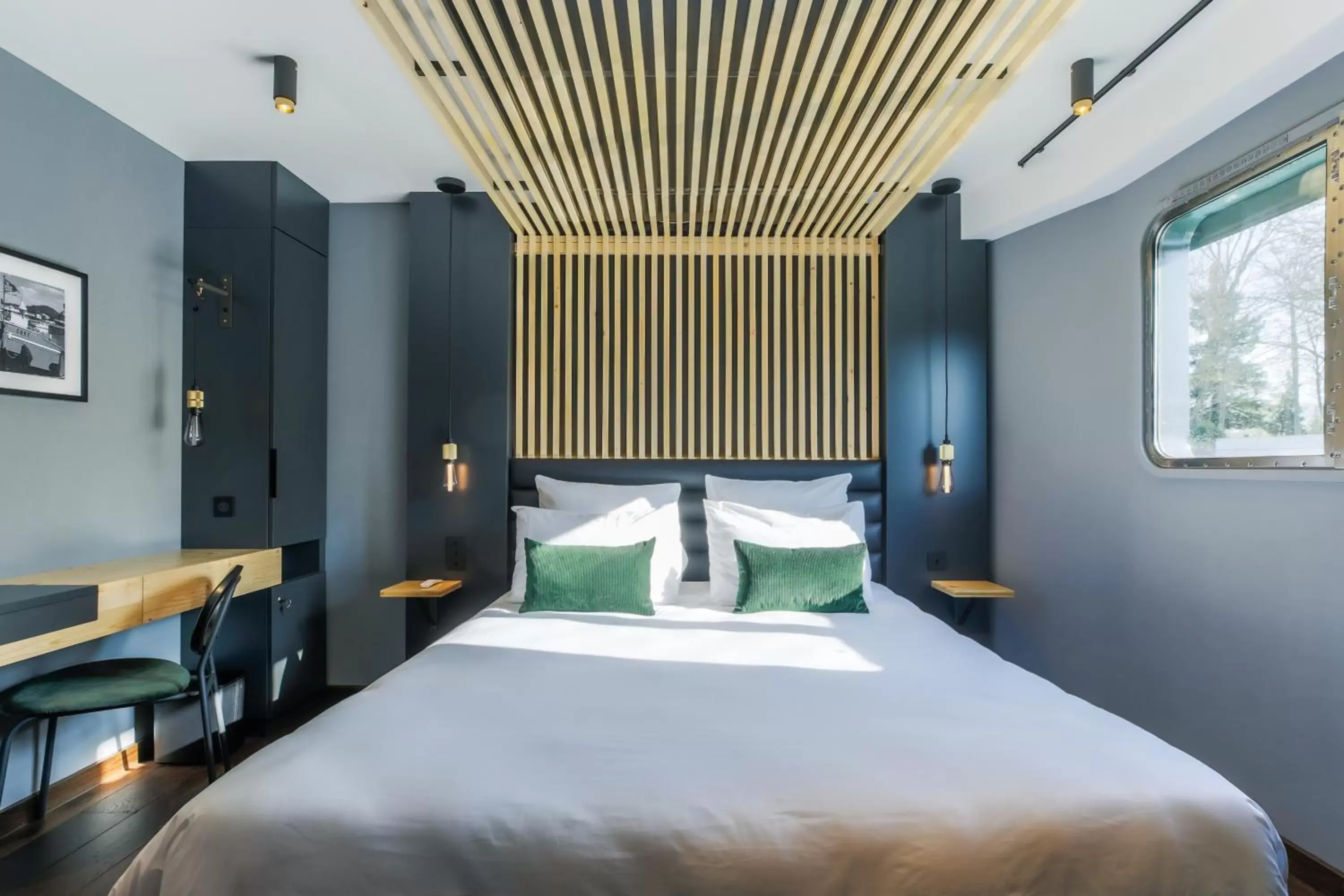 Bed in Savy Hôtel