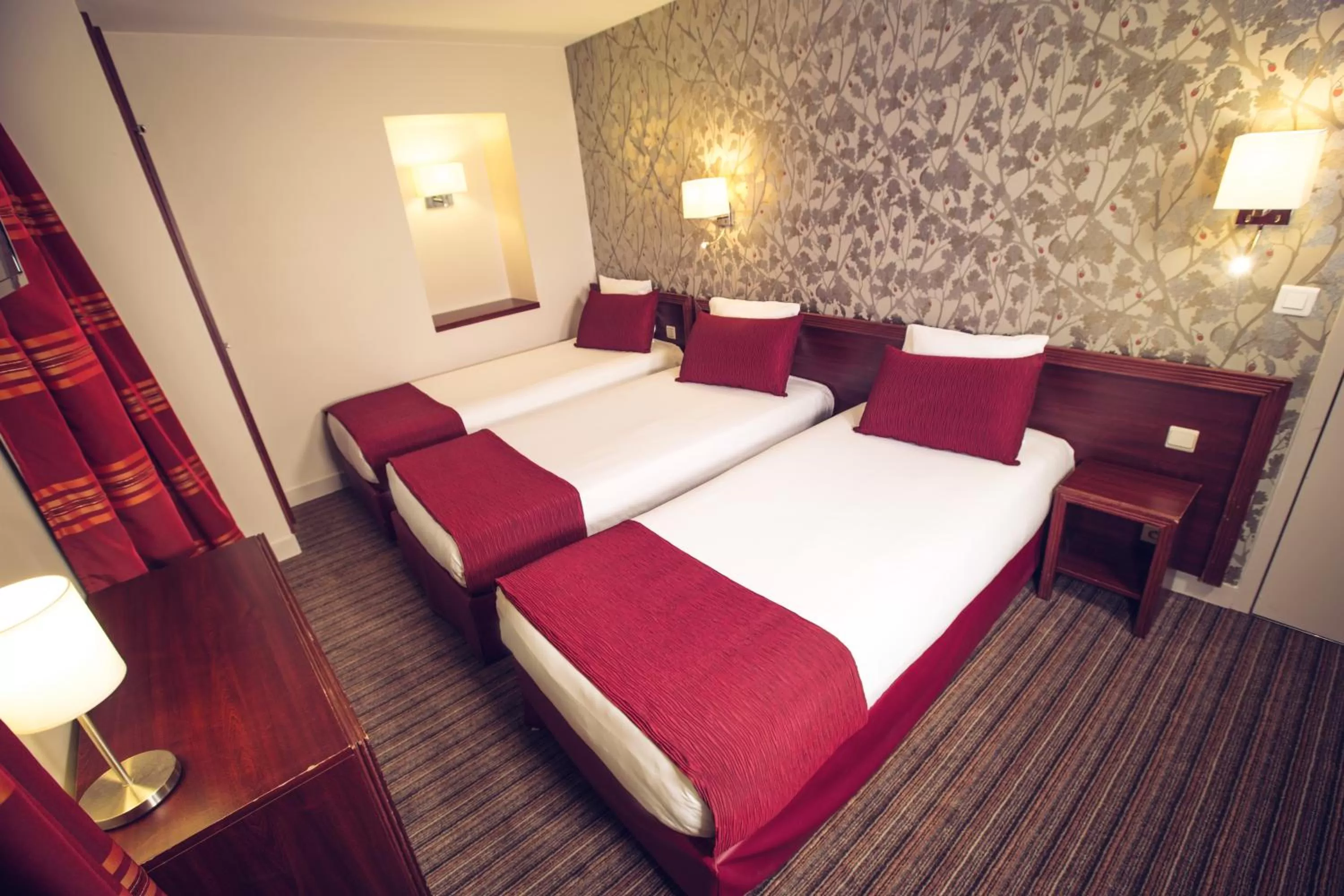 Photo of the whole room, Bed in Timhotel Paris Gare de Lyon